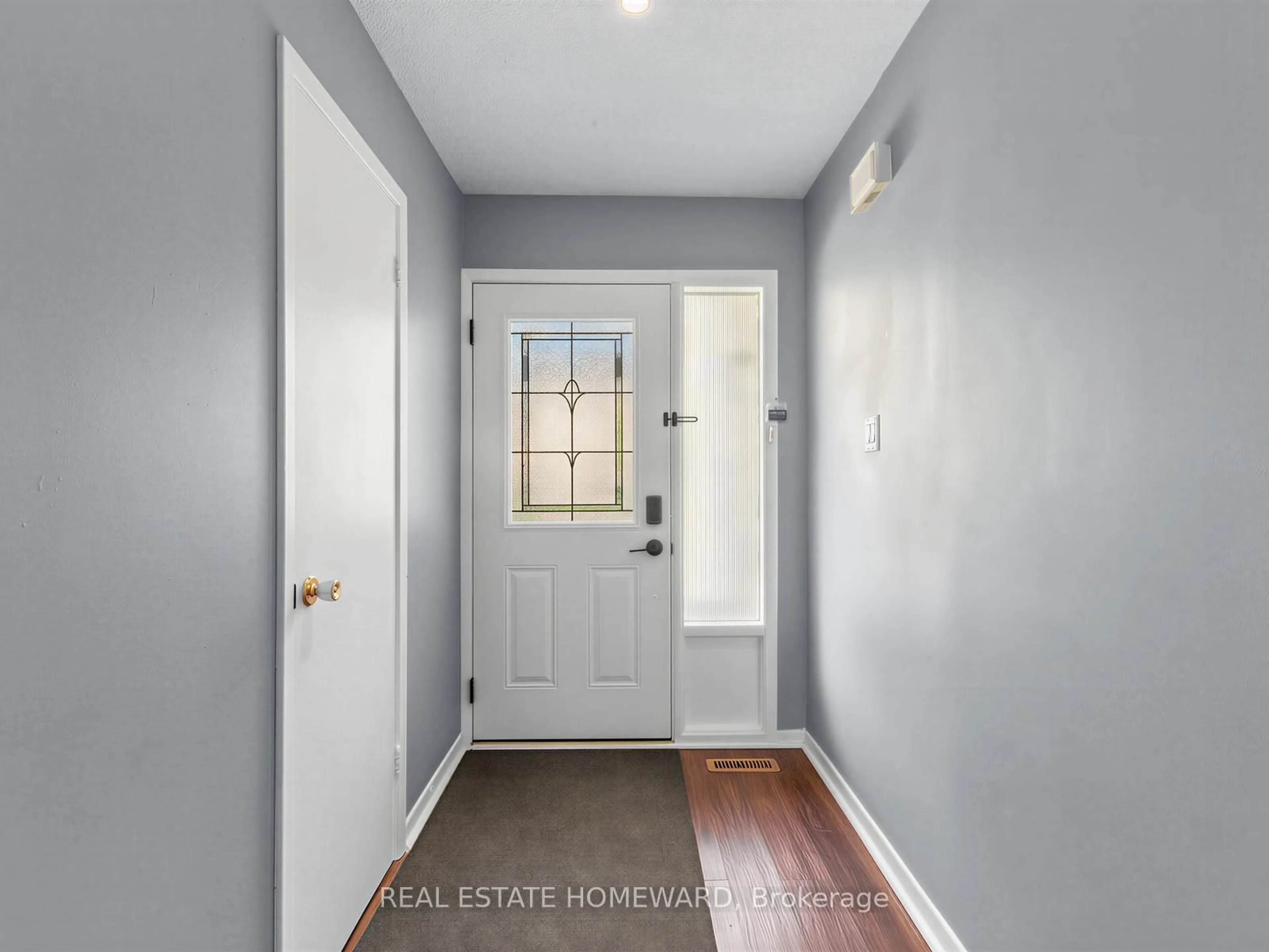 Indoor entryway for 40 Dundalk Dr #42, Toronto Ontario M1P 4S3