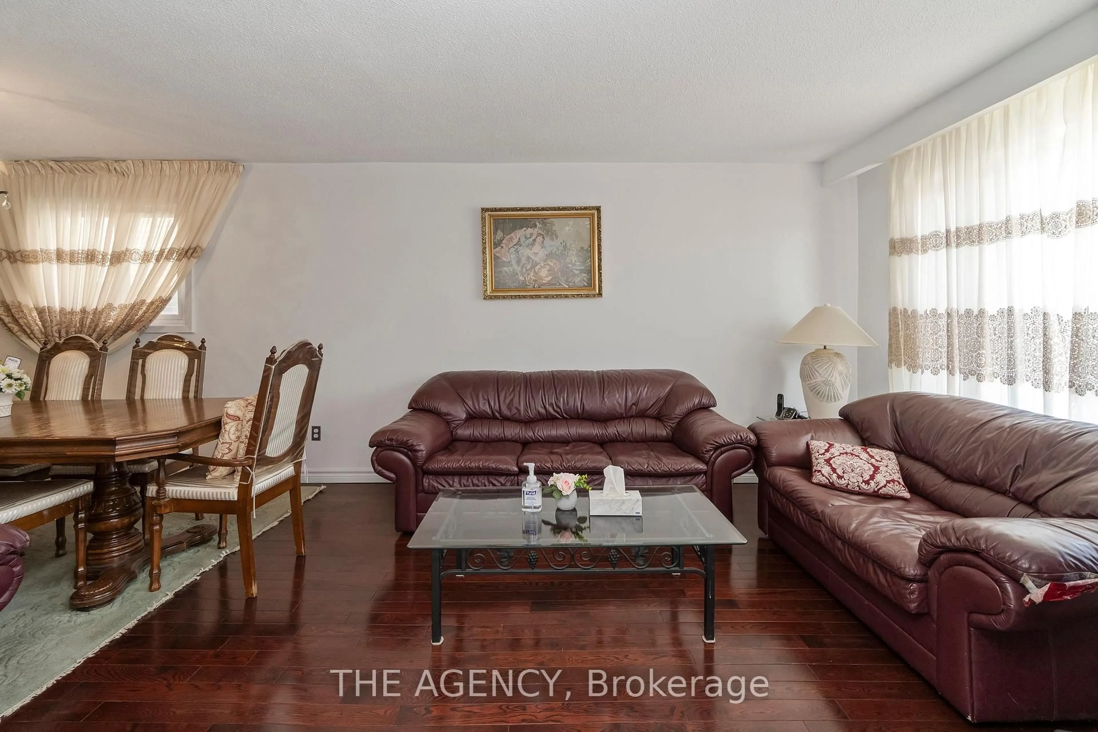 Living room with furniture, unknown for 402 Kingston Rd, Toronto Ontario M4L 1T9