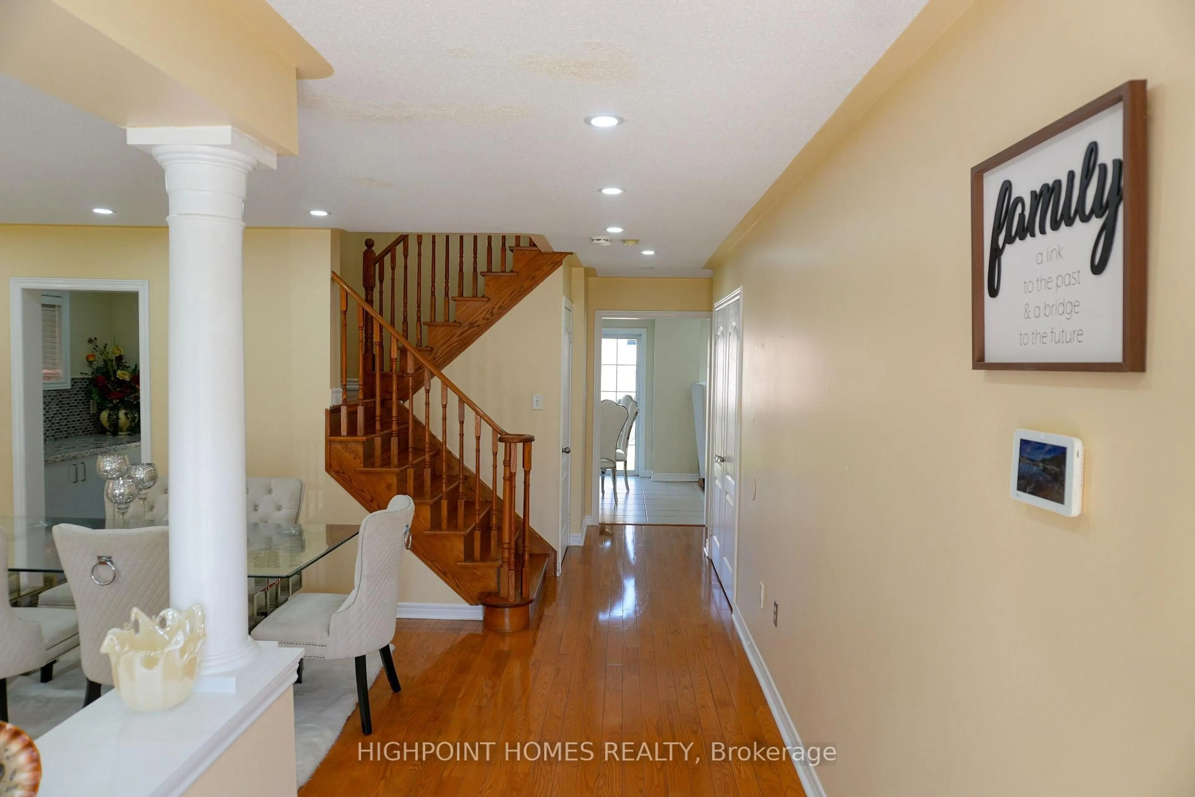 Indoor entryway for 58 Morland Cres, Ajax Ontario L1T 4P5