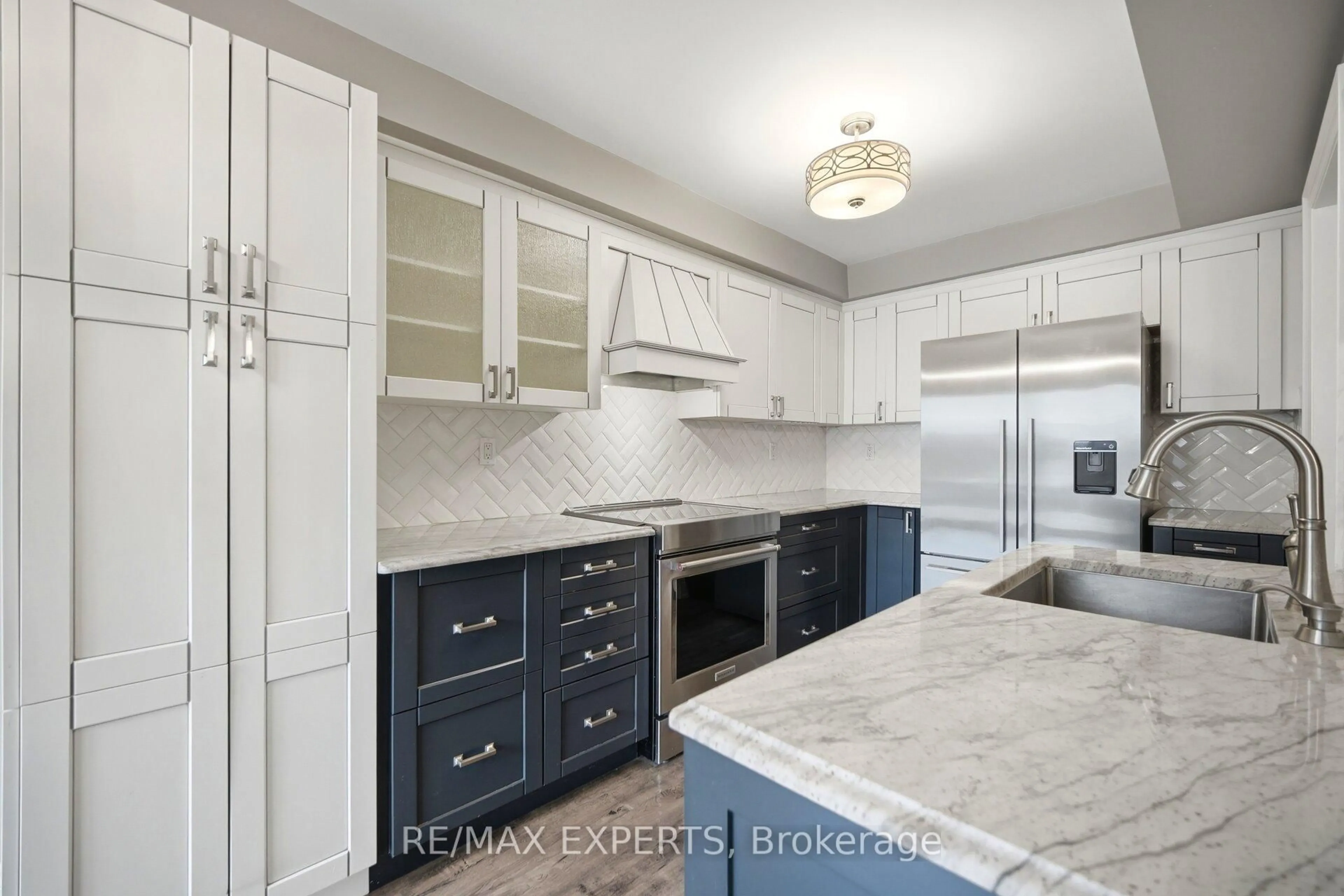 Contemporary kitchen, ceramic/tile floor for 9 Catkins Cres, Whitby Ontario L1R 3A2