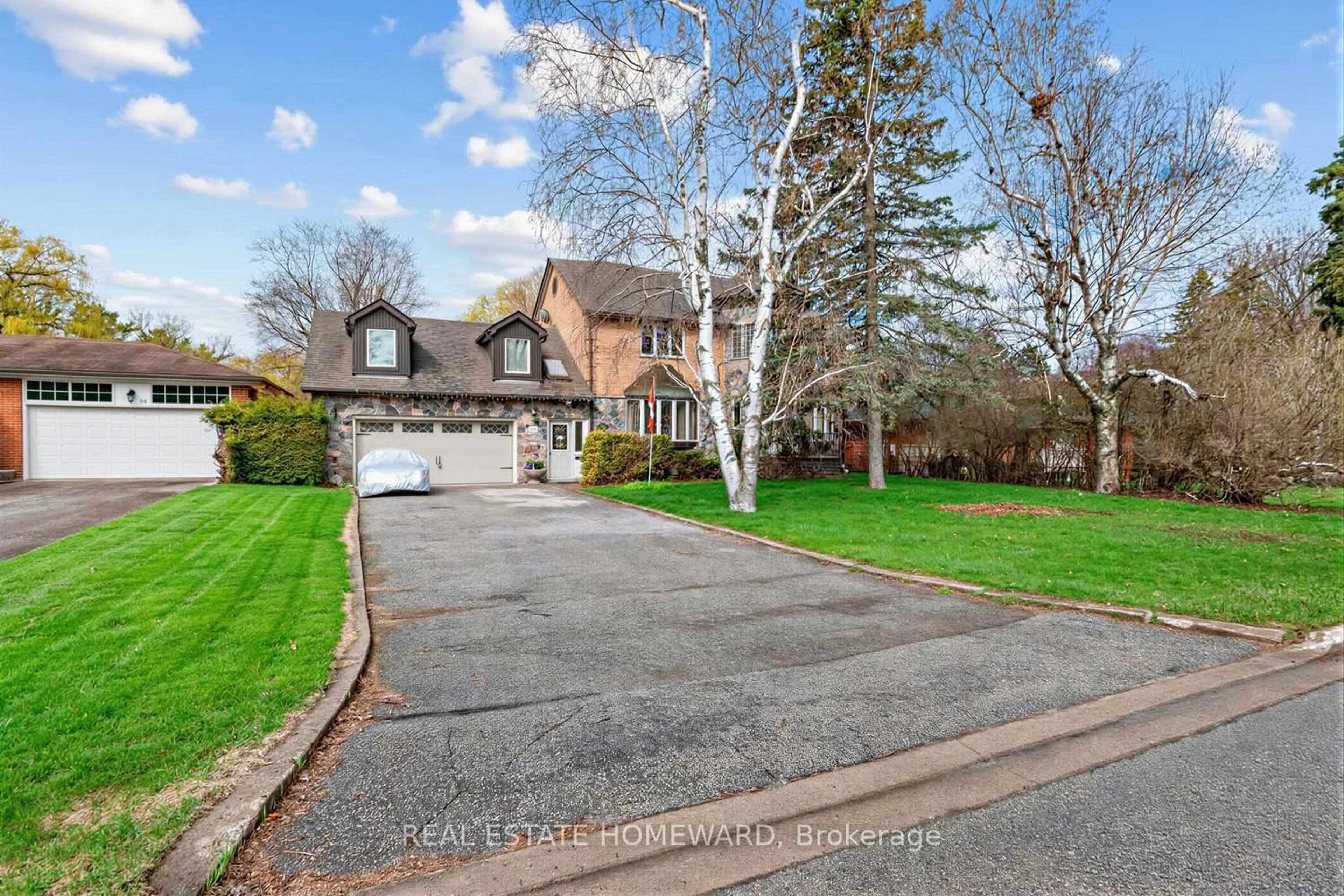 A pic from outside/outdoor area/front of a property/back of a property/a pic from drone, street for 38 Centennial Rd, Toronto Ontario M1C 1Z1
