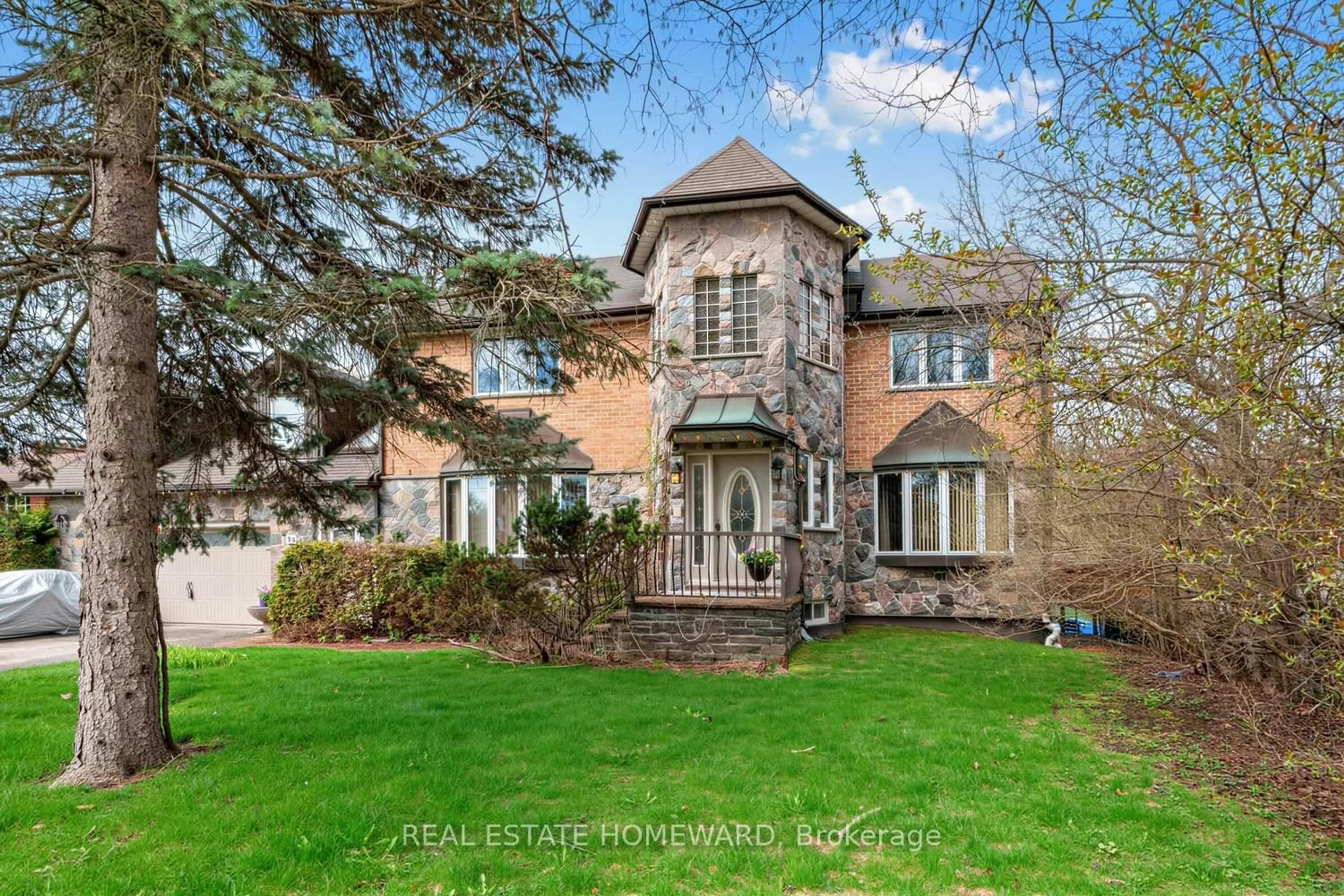 A pic from outside/outdoor area/front of a property/back of a property/a pic from drone, street for 38 Centennial Rd, Toronto Ontario M1C 1Z1