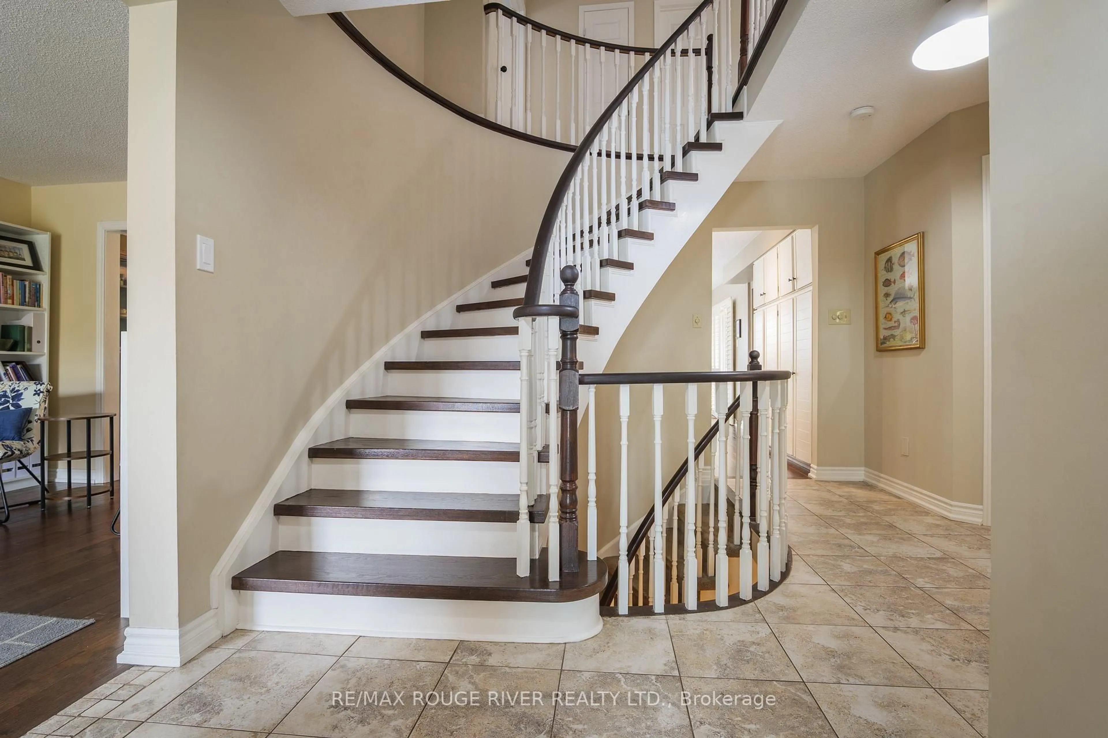 Stairs for 2052 Lynn Heights Dr, Pickering Ontario L1X 1N8