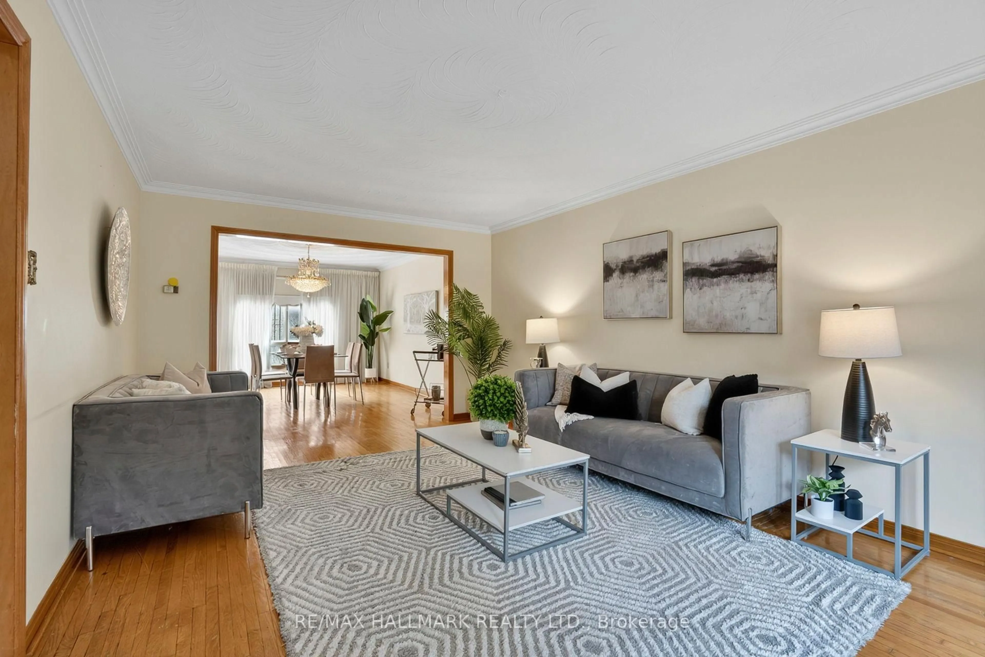 Living room with furniture, unknown for 11 Greenvale Terr, Toronto Ontario M1E 2B7
