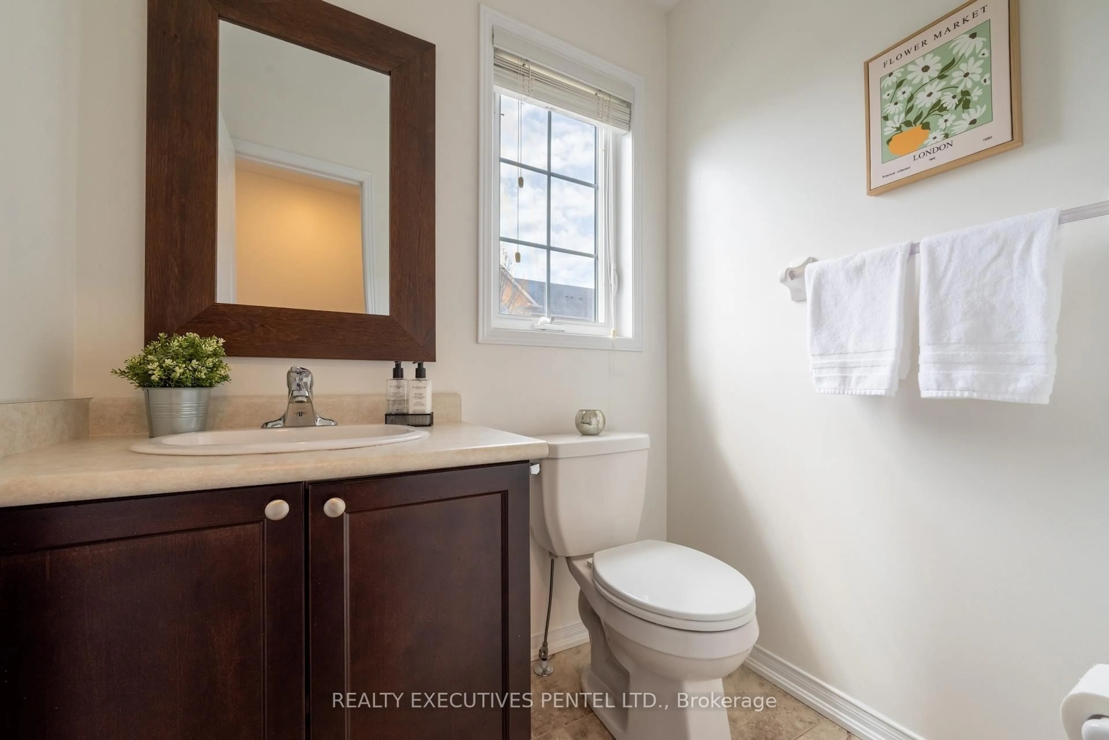 Standard bathroom, ceramic/tile floor for 89 Lander Cres, Clarington Ontario L1C 0L5