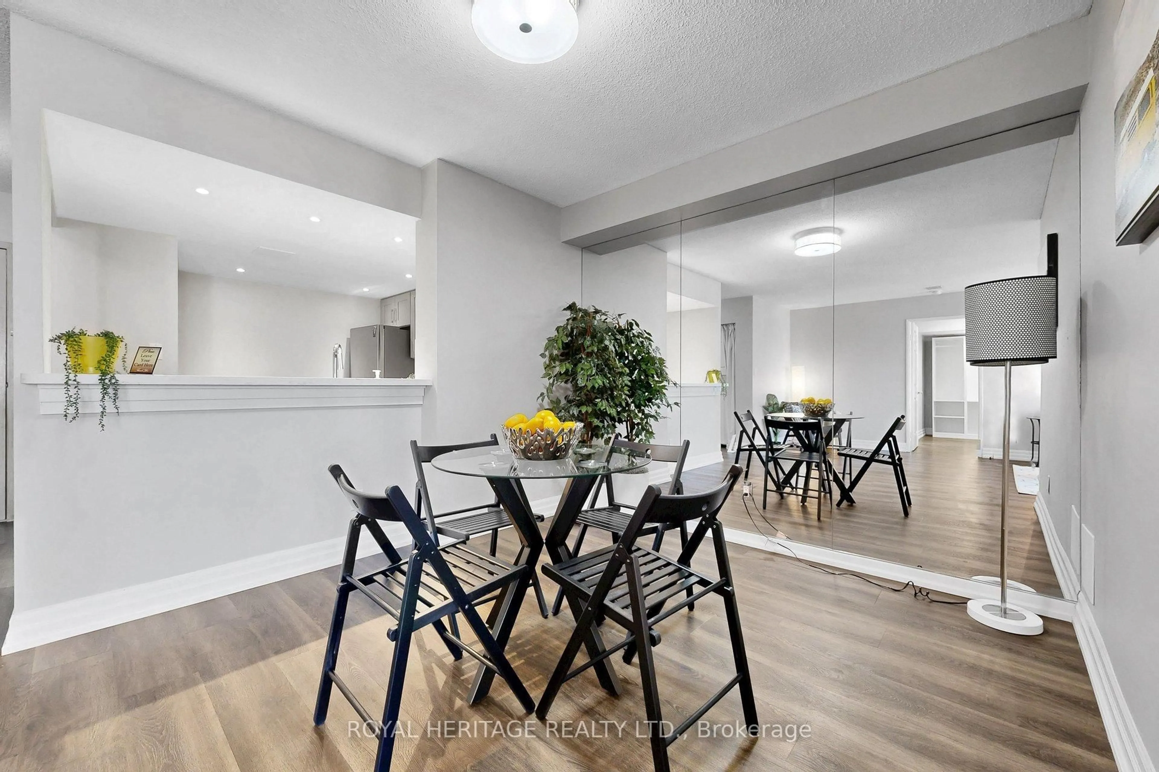 Dining room, unknown for 20 guildwood Pkwy #207, Toronto Ontario M1B 5E6