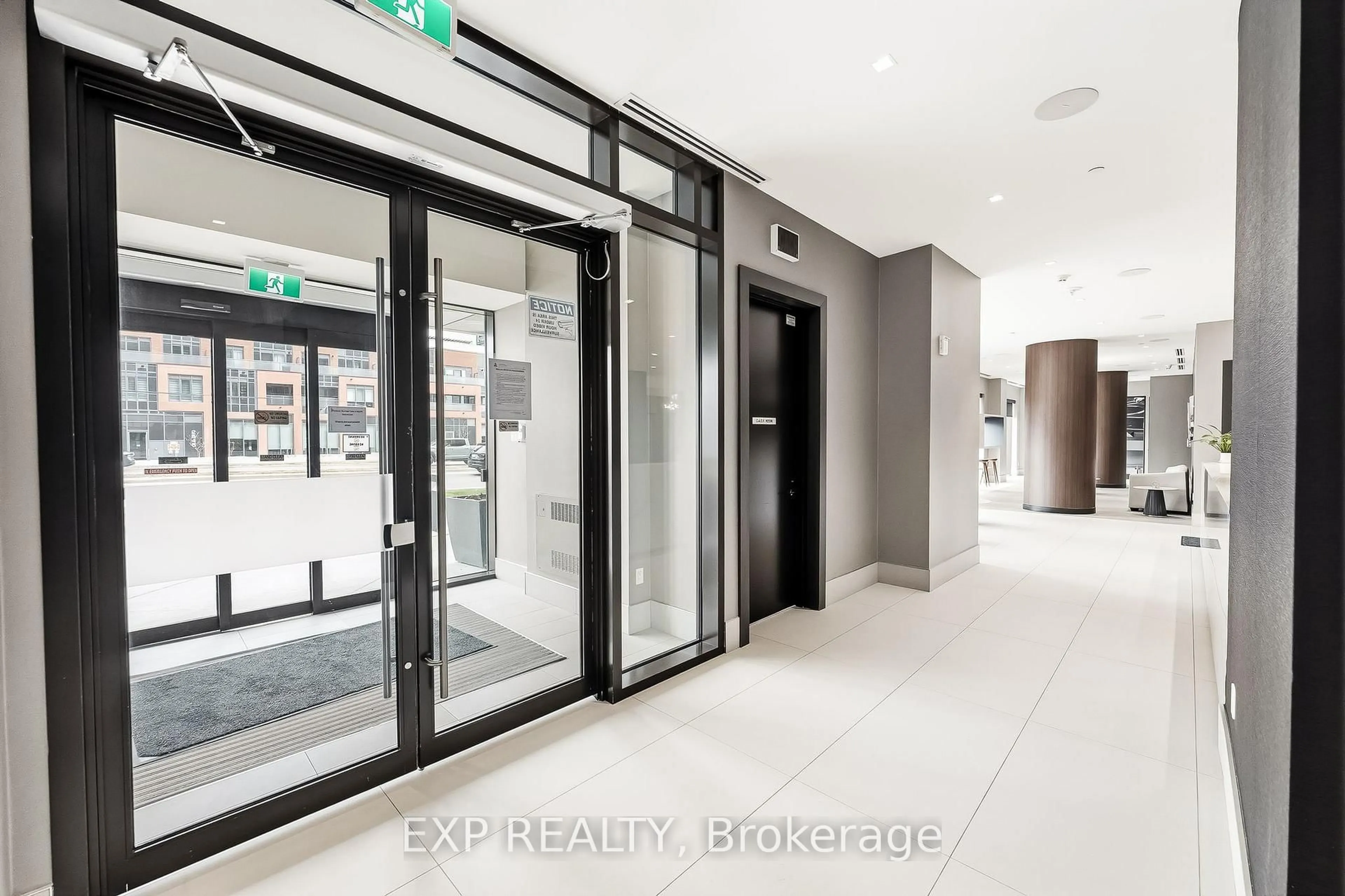 Indoor foyer for 2550 Simcoe St #1713, Oshawa Ontario L1L 0R5