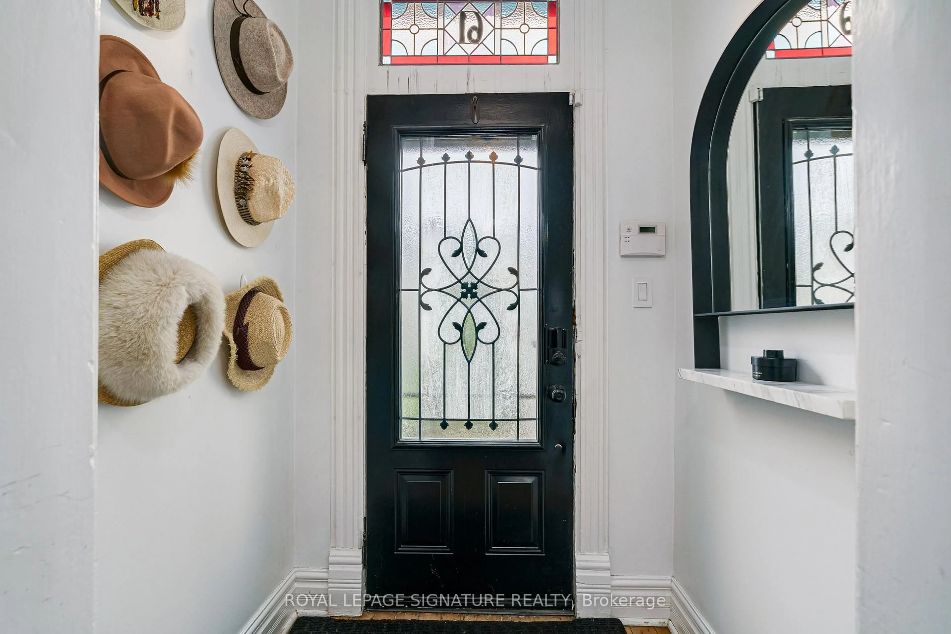 Indoor entryway for 61 Mcgee St, Toronto Ontario M4M 2L1