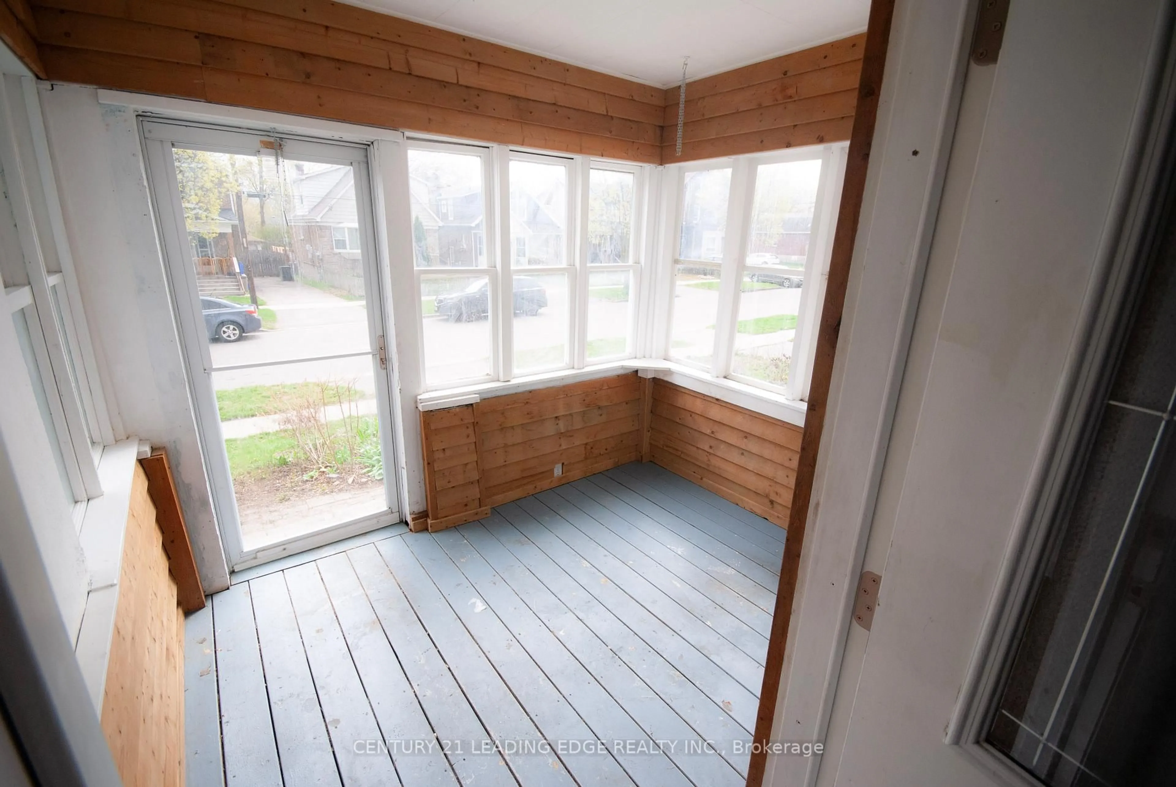 Unknown for 208 Oshawa Blvd, Oshawa Ontario L1G 5S9