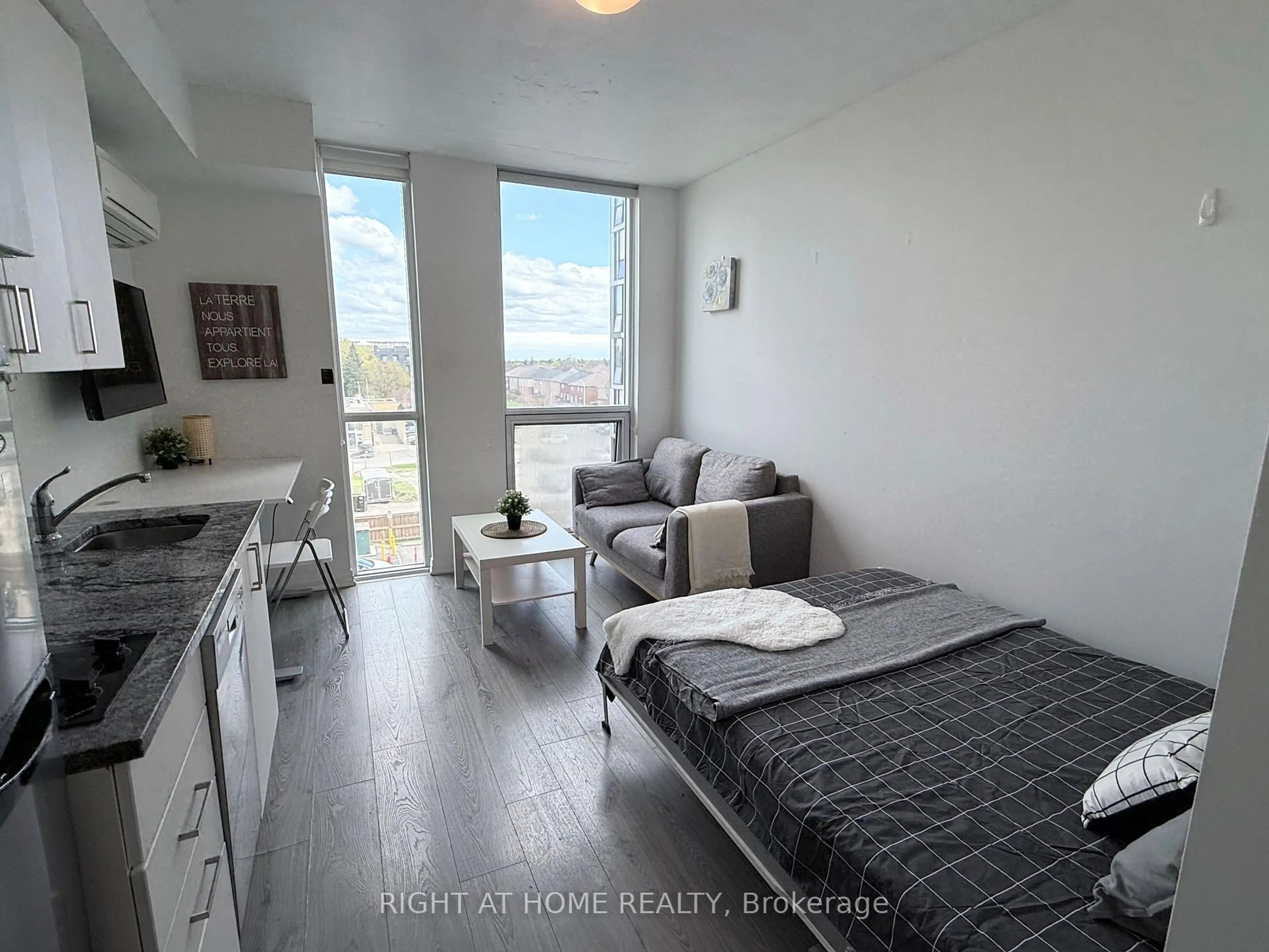 A pic of a room for 1900 Simcoe St #441, Oshawa Ontario L1G 0C1