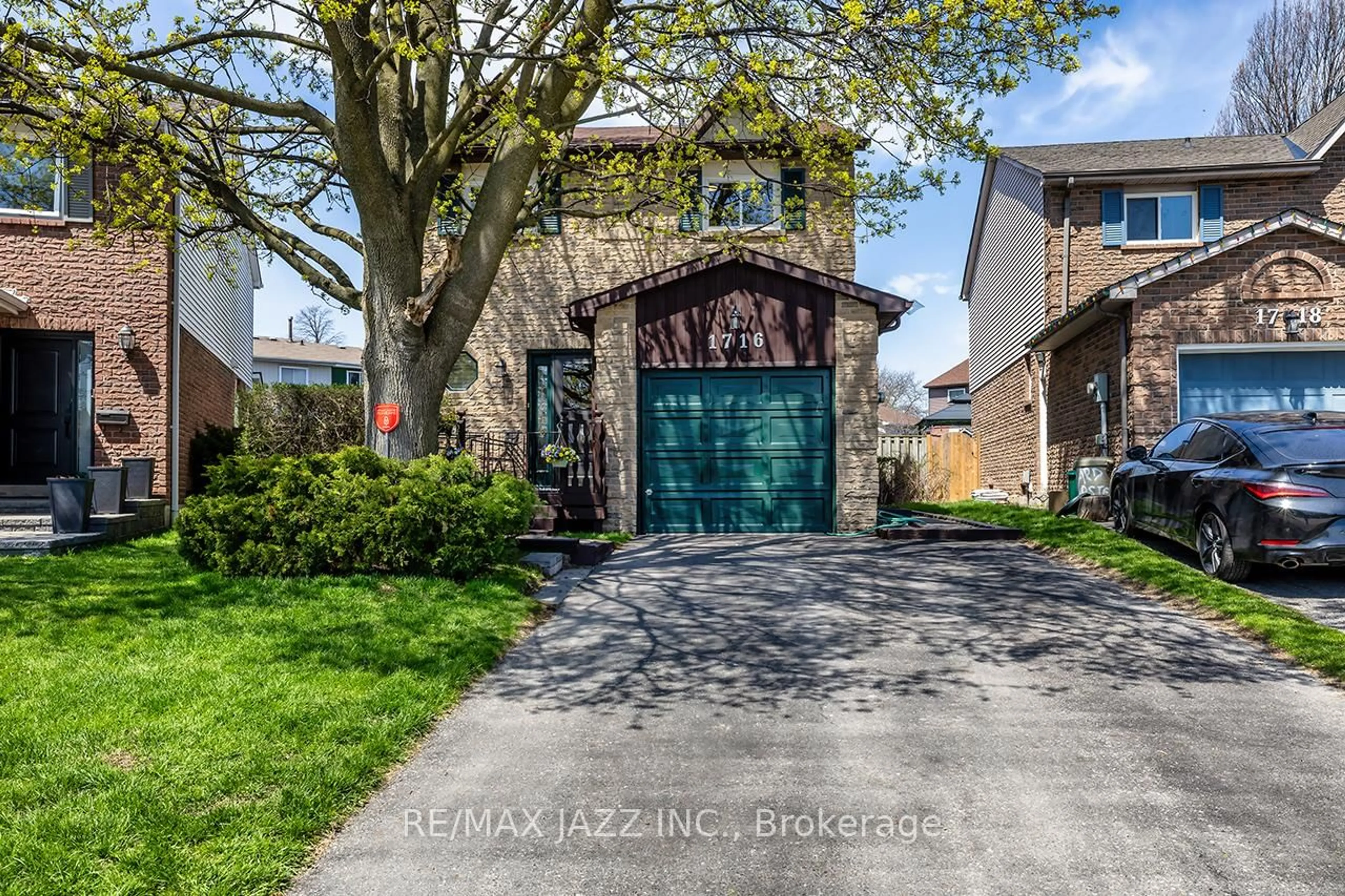 Home with brick exterior material, street for 1716 Minstrel Manr, Pickering Ontario L1V 3S1