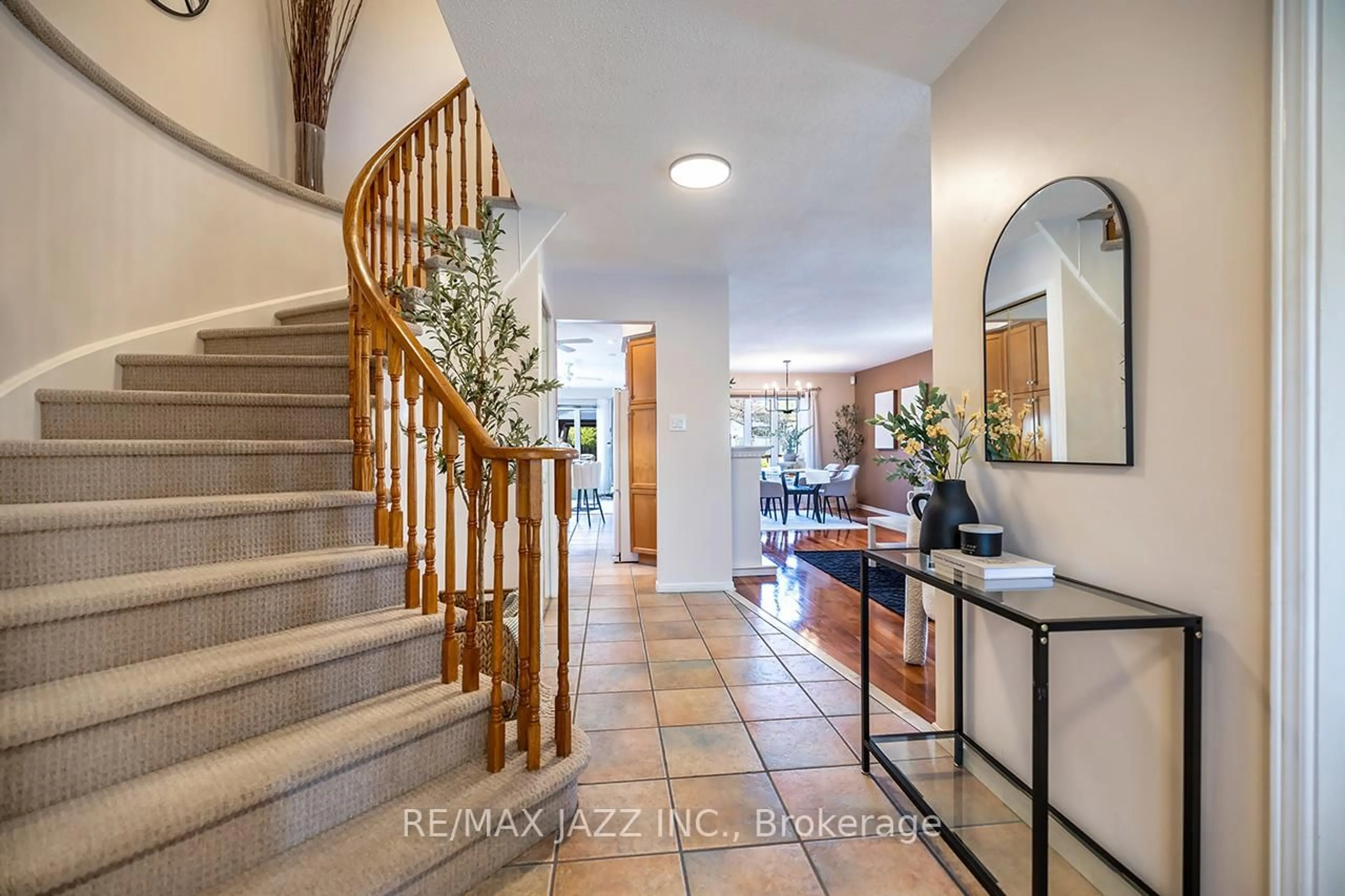 Indoor foyer for 1716 Minstrel Manr, Pickering Ontario L1V 3S1