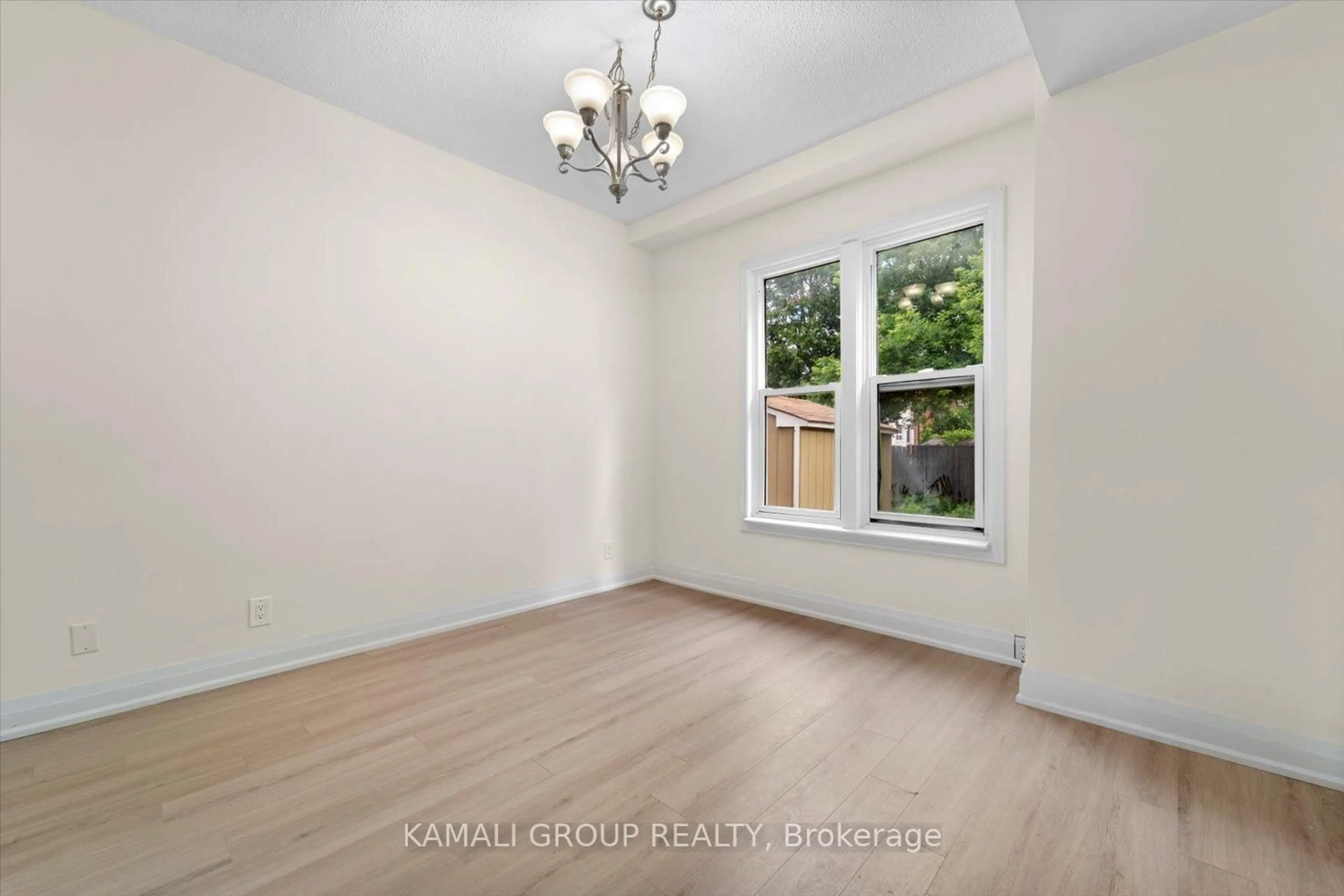 A pic of a room for 254 Bruce St, Oshawa Ontario L1H 1R5