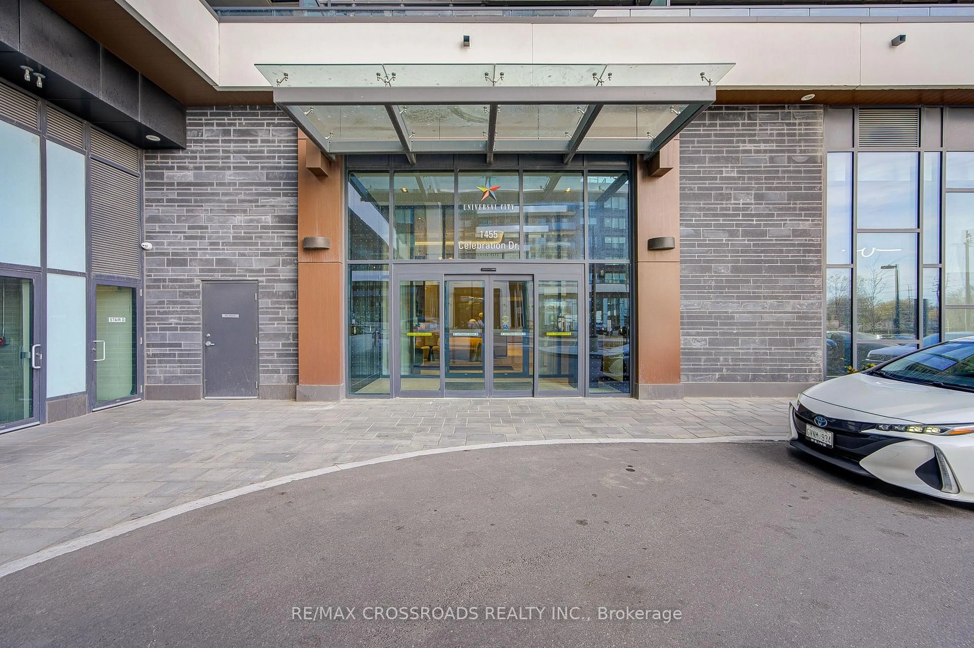 Indoor foyer for 1455 Celebration Dr #1506, Pickering Ontario L1W 0C3