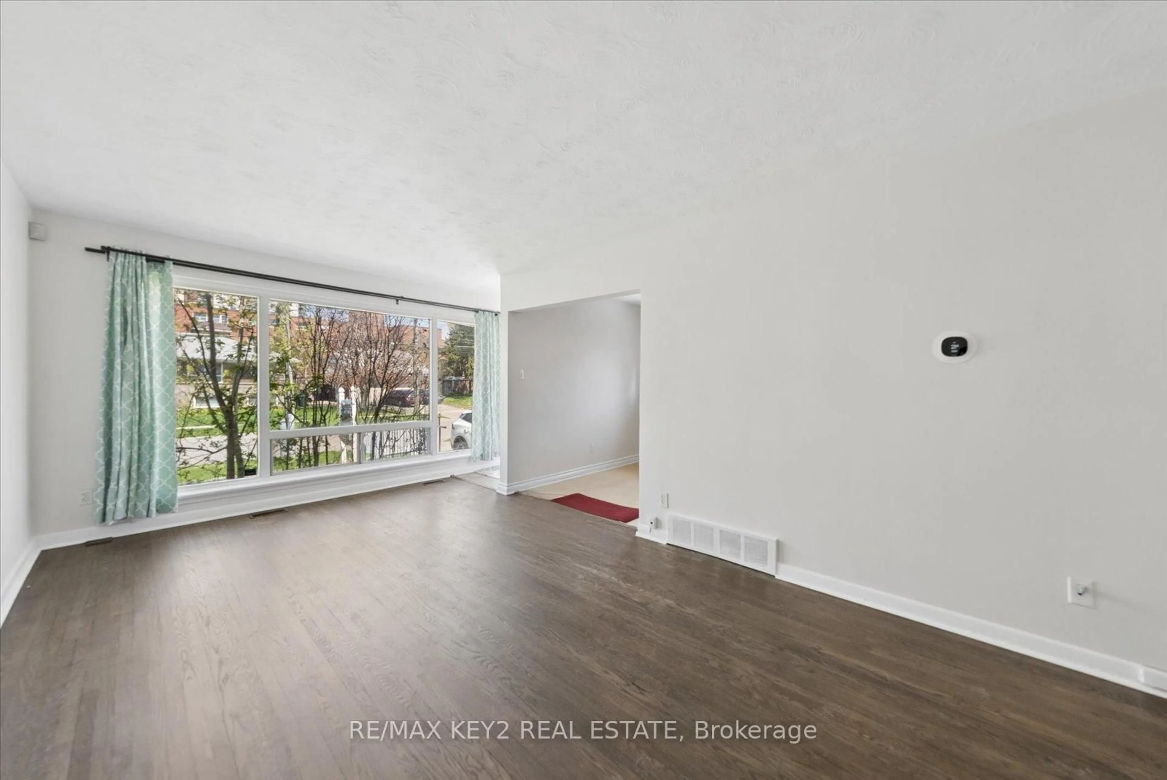 Unknown for 137 Newlands Ave, Toronto Ontario M1L 1S2