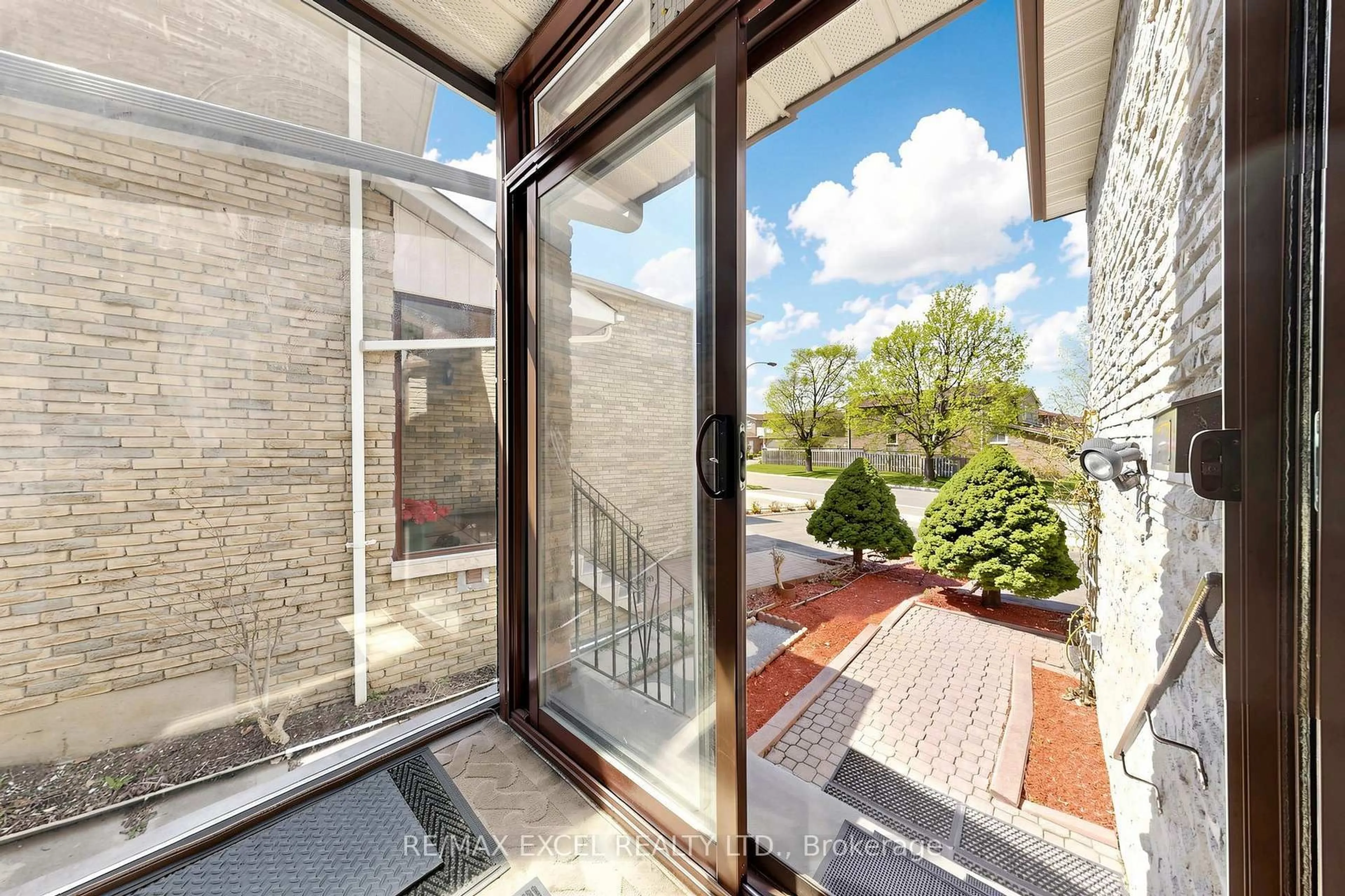 Patio, street for 75 BETHANY LEIGH Dr, Toronto Ontario M1V 2N6