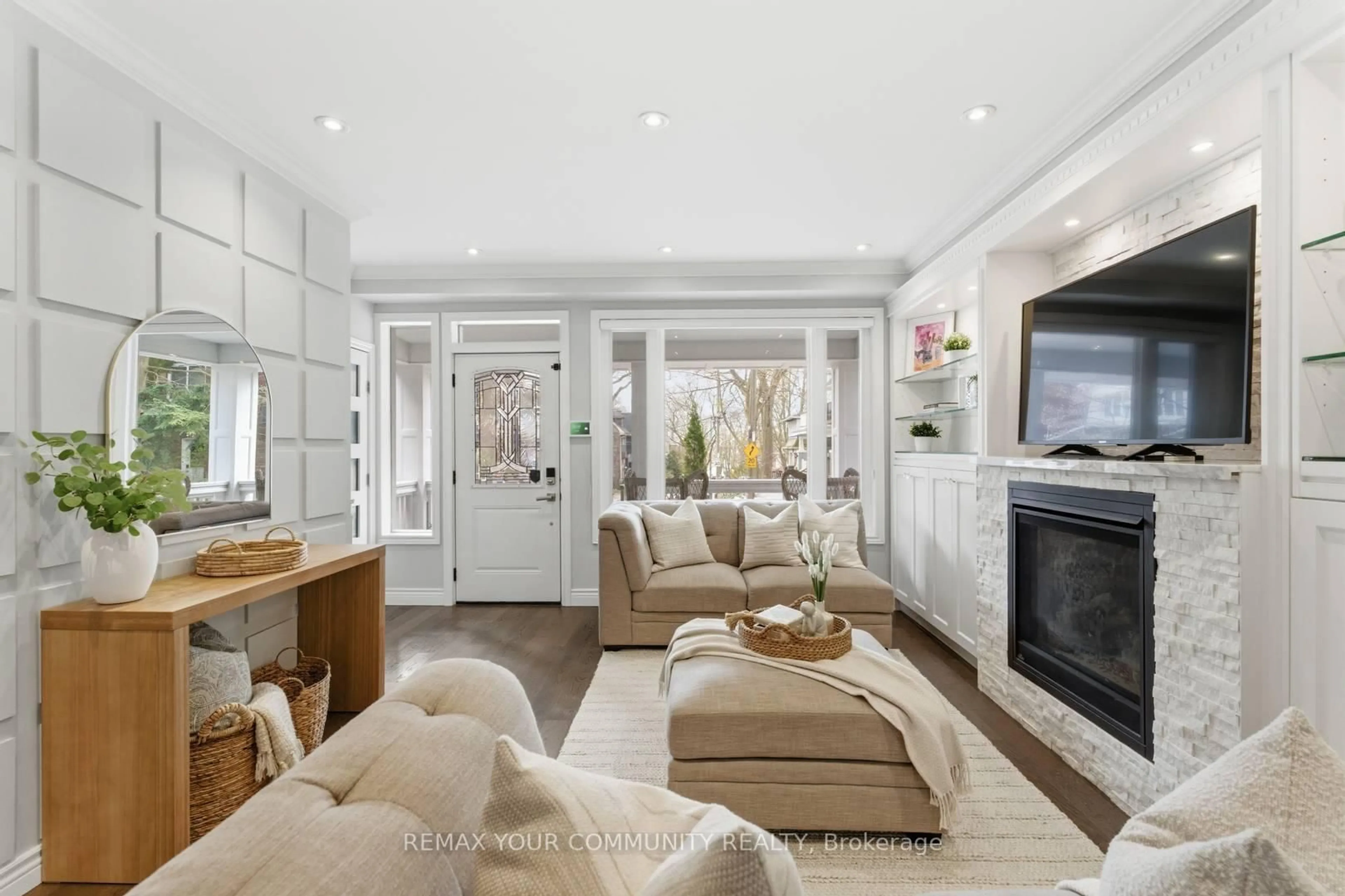 Living room with furniture, unknown for 12 Hazel Ave, Toronto Ontario M4E 1C5