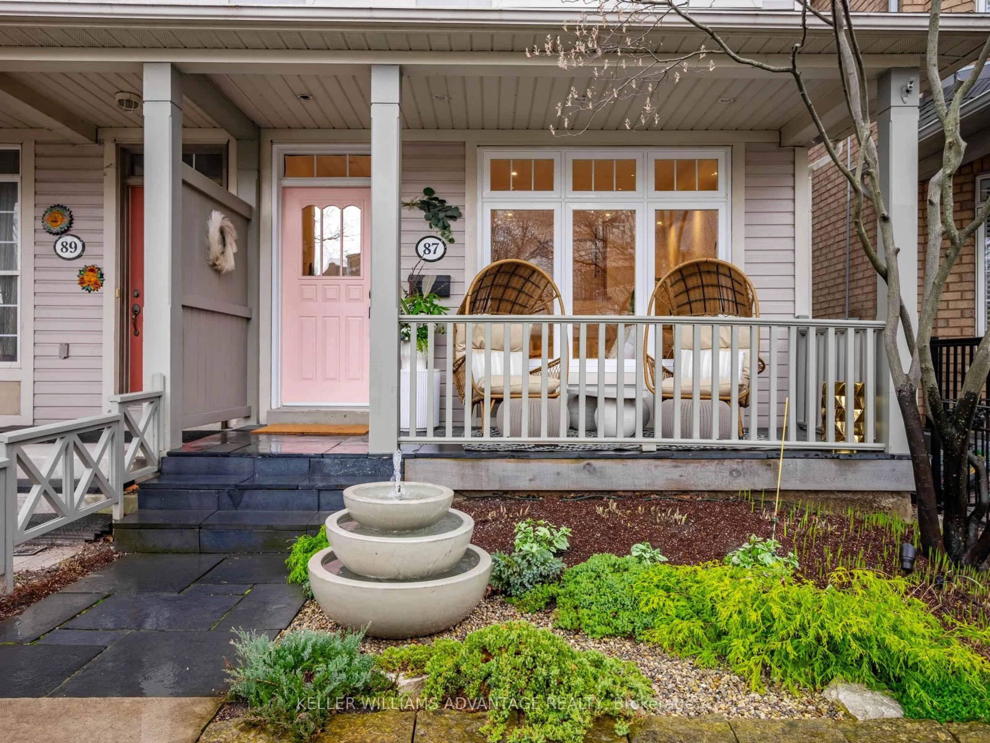 Indoor entryway for 87 Boardwalk Dr, Toronto Ontario M4L 3X9
