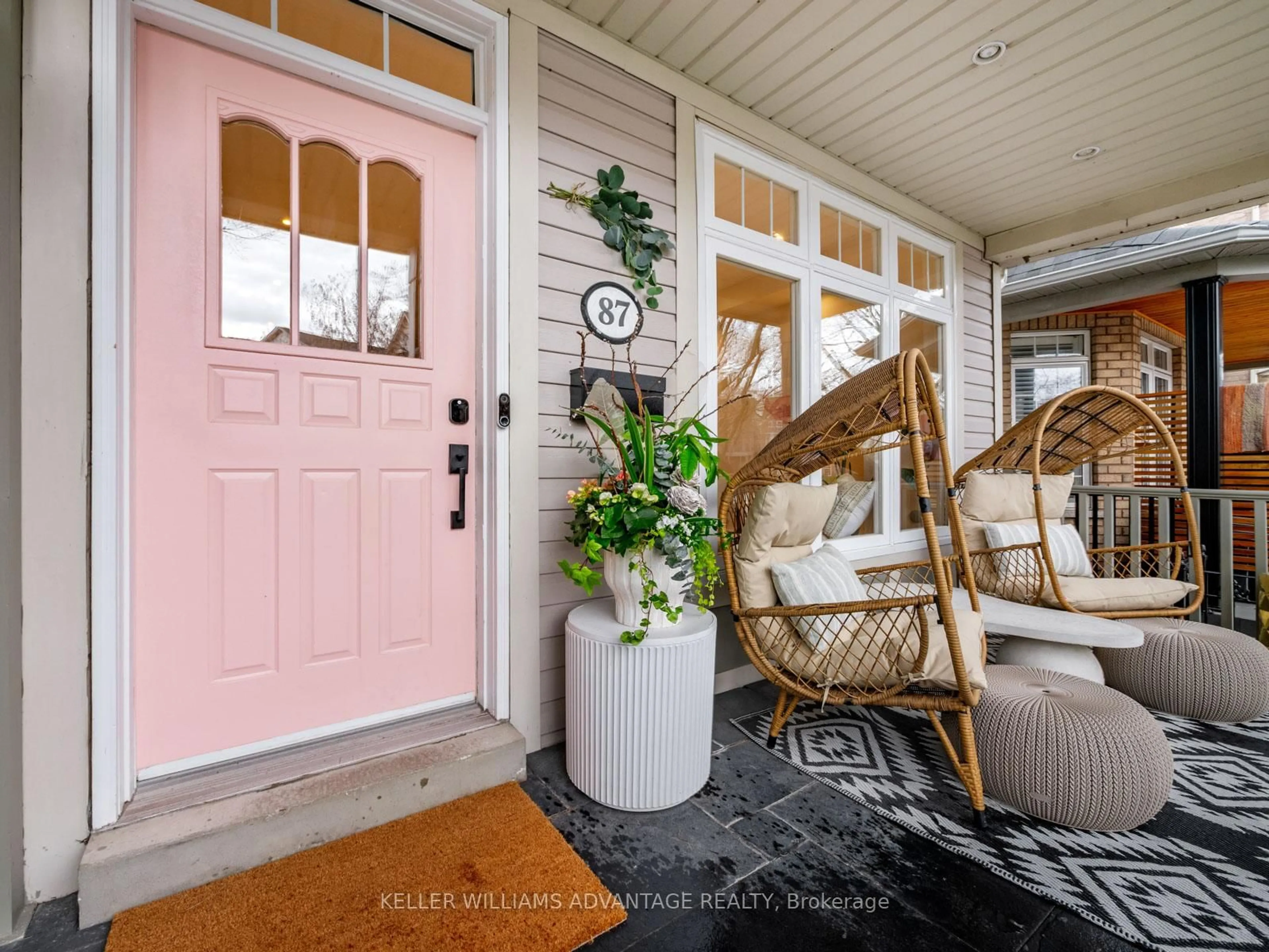 Indoor entryway for 87 Boardwalk Dr, Toronto Ontario M4L 3X9