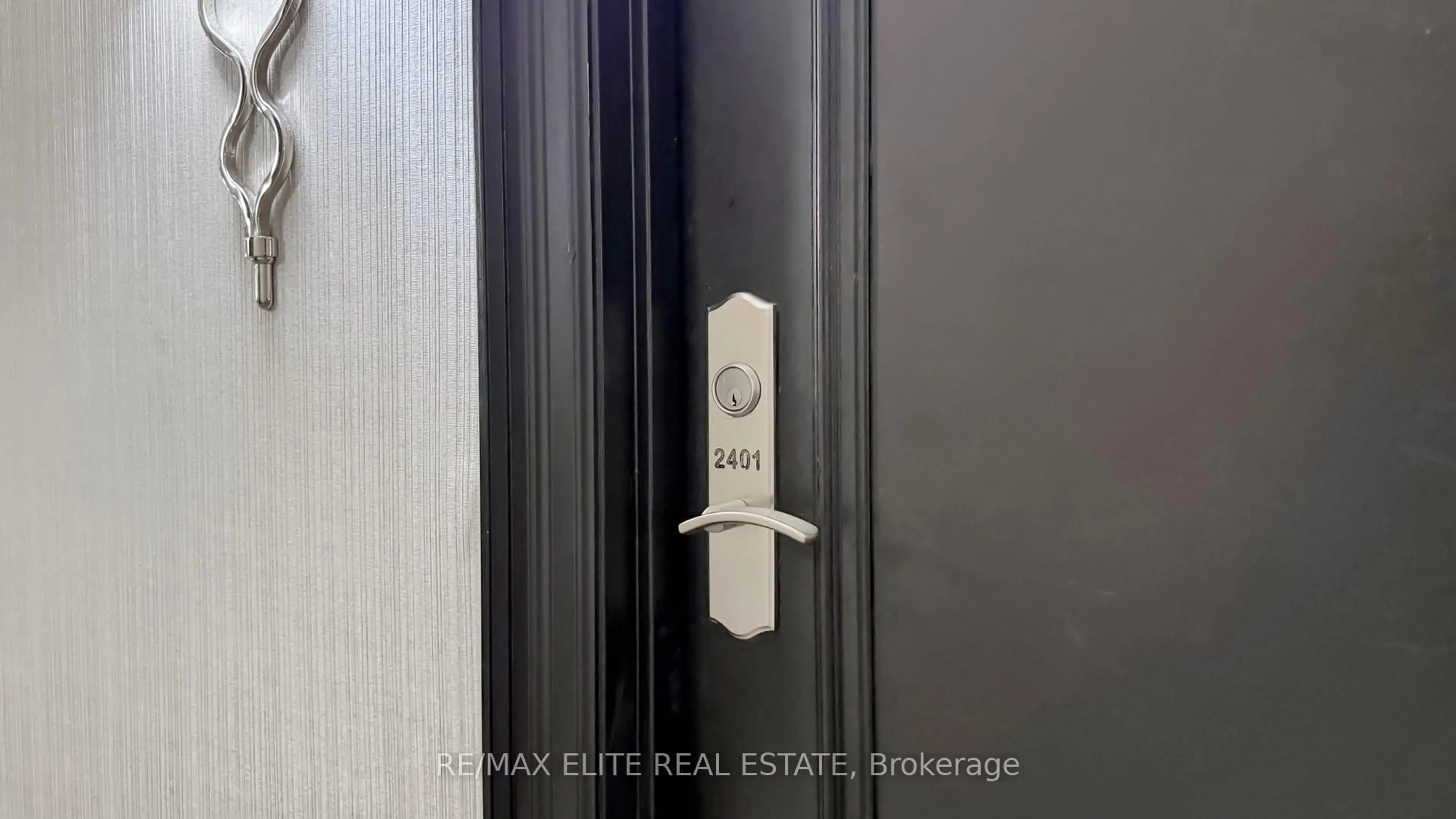 Unknown for 61 Town Centre Crt #2401, Toronto Ontario M1P 5C5