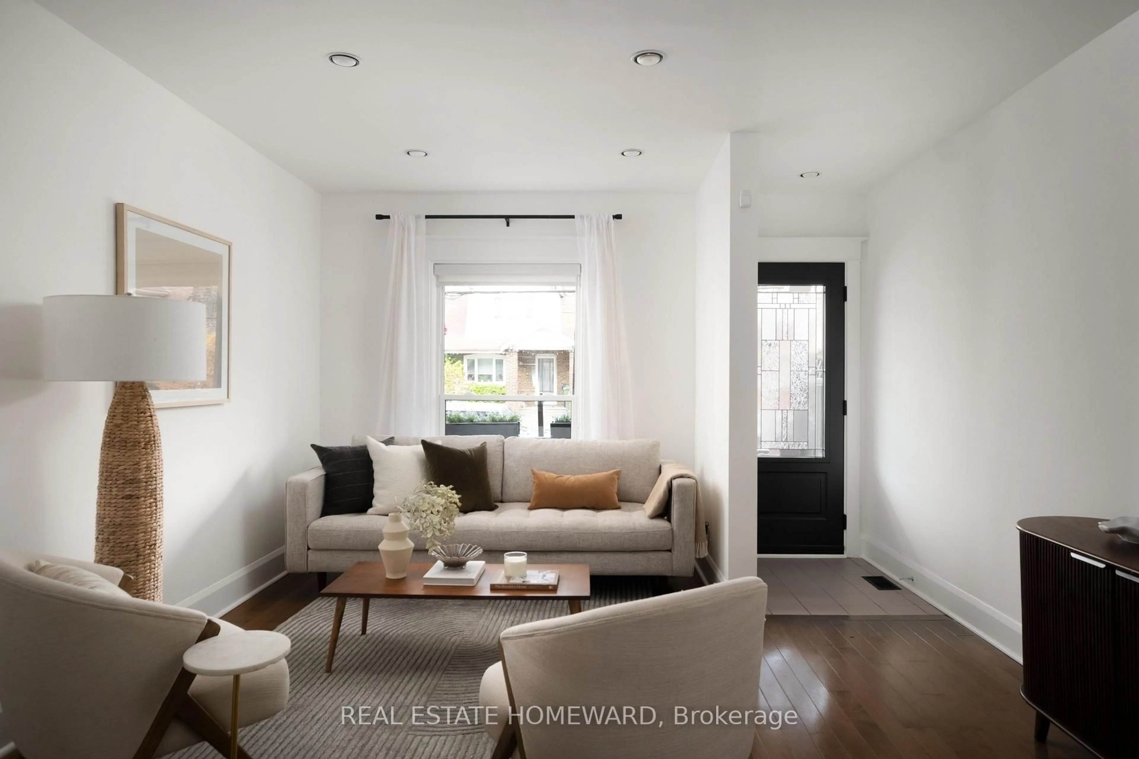 Living room with furniture, unknown for 79 Newmarket Ave, Toronto Ontario M4C 1W1