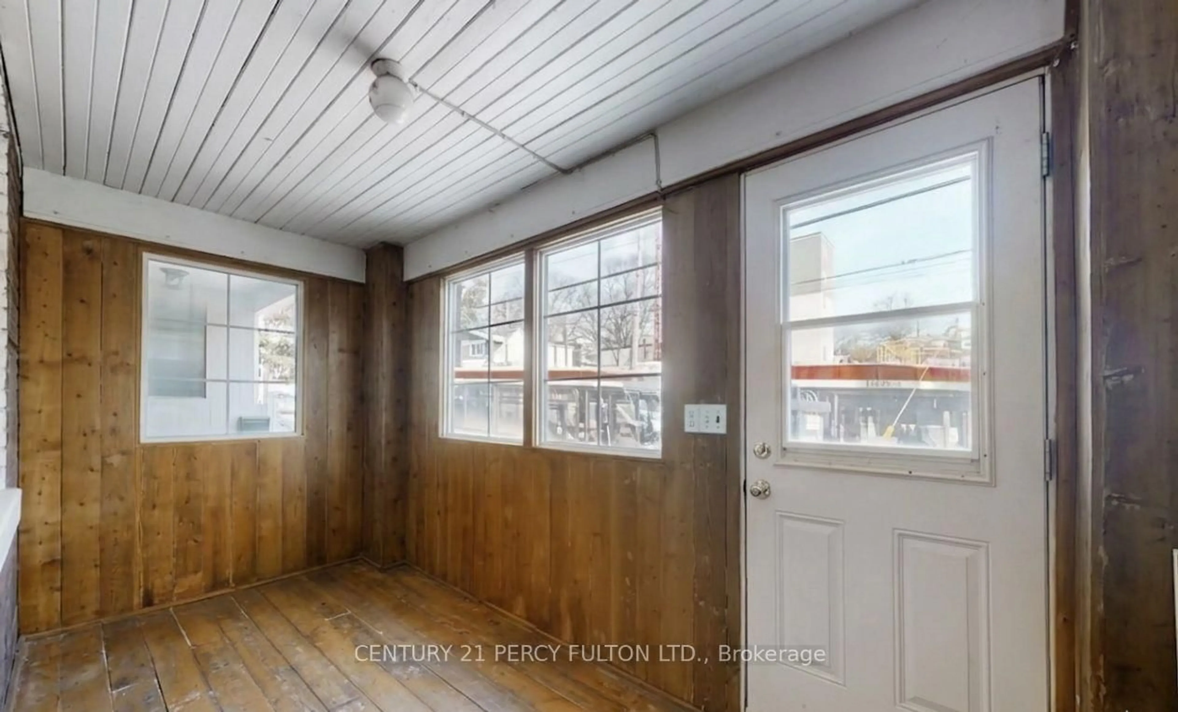 A pic of a room for 366 Coxwell Ave, Toronto Ontario M4L 3B7