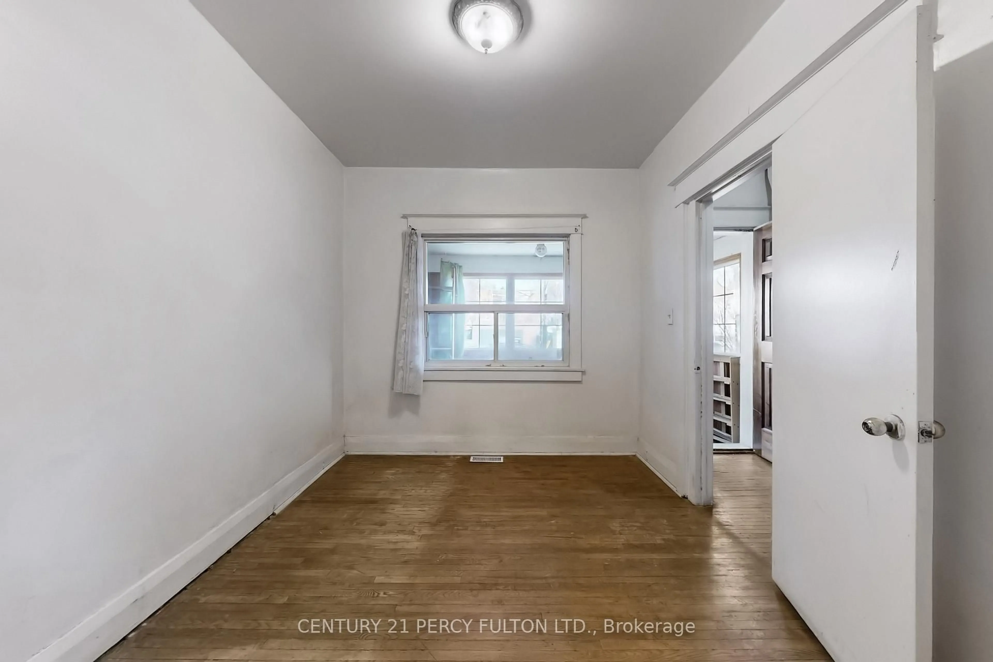 A pic of a room for 366 Coxwell Ave, Toronto Ontario M4L 3B7