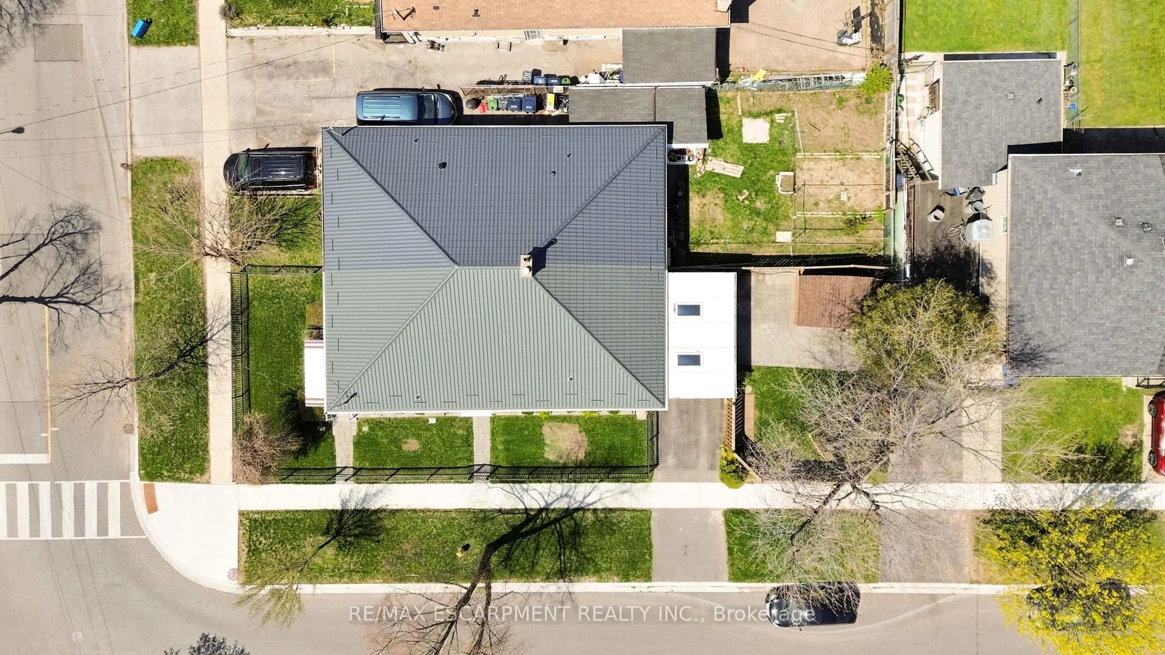 A pic from outside/outdoor area/front of a property/back of a property/a pic from drone, street for 1 Birkdale Rd, Toronto Ontario M1P 3R2