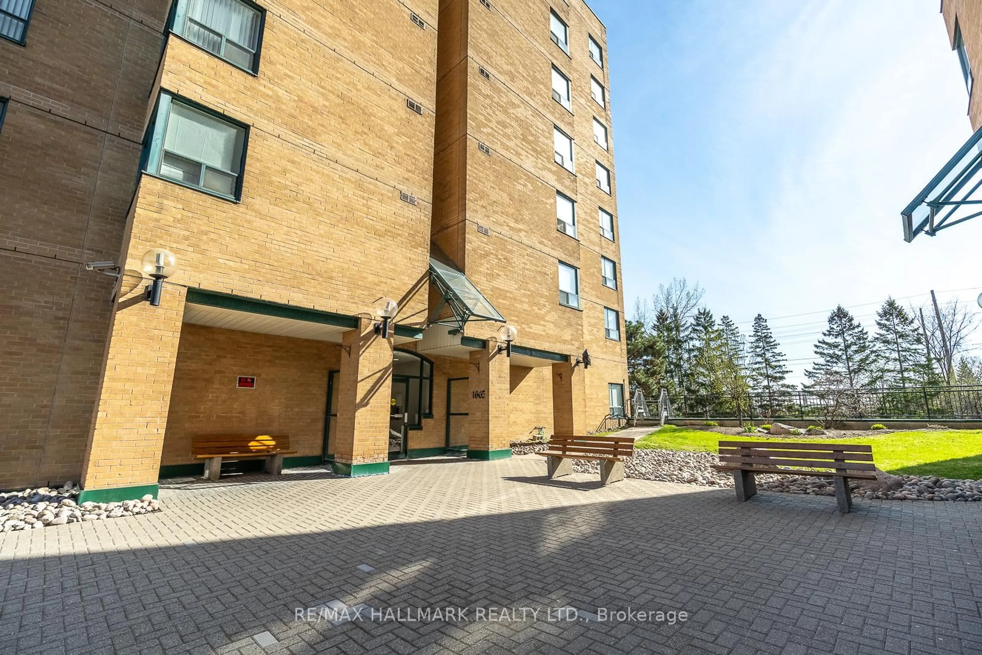 Patio, building for 1665 Pickering Pkwy #103, Pickering Ontario L1V 6L4