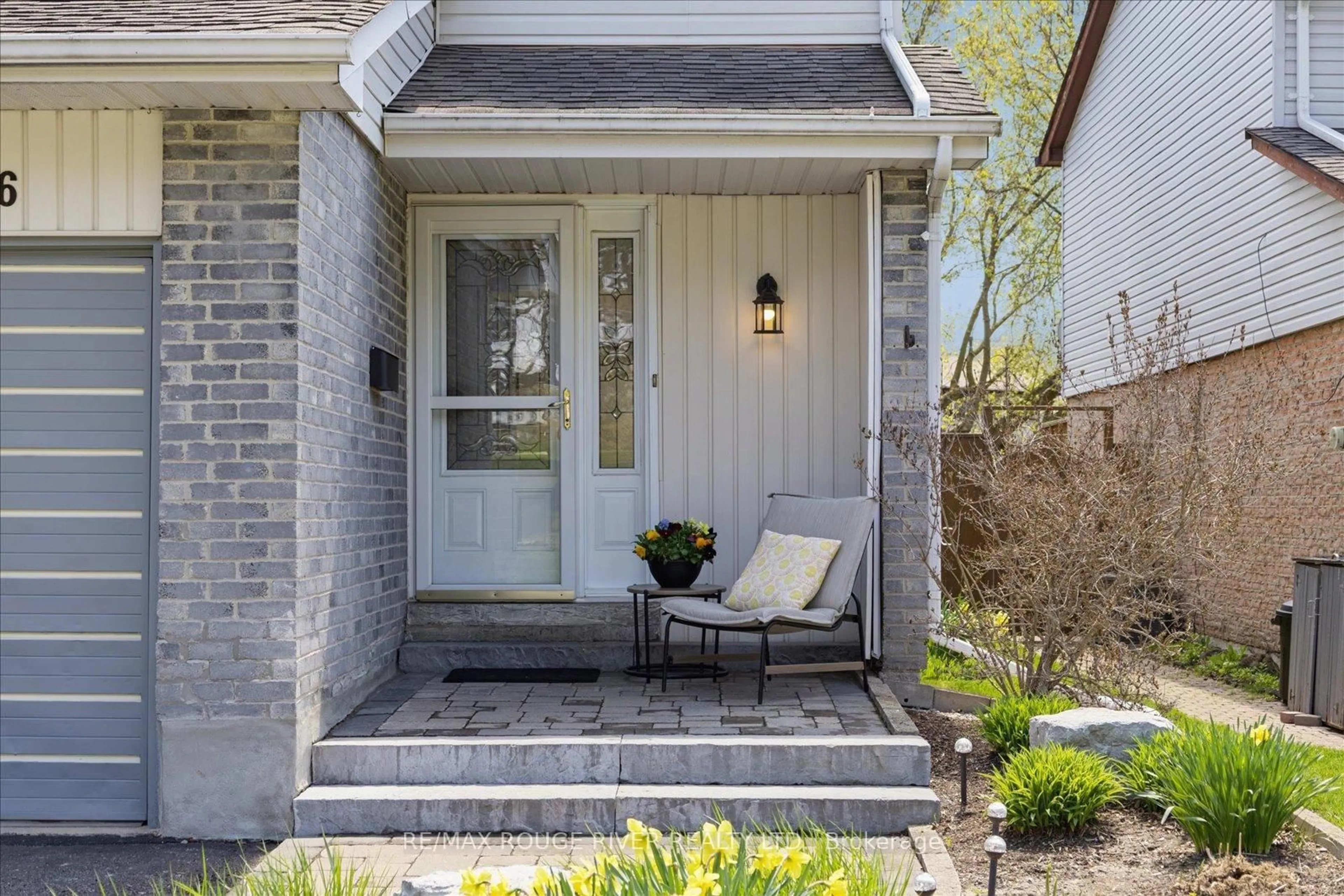 Unknown for 886 Gentry Cres, Oshawa Ontario L1K 1L8