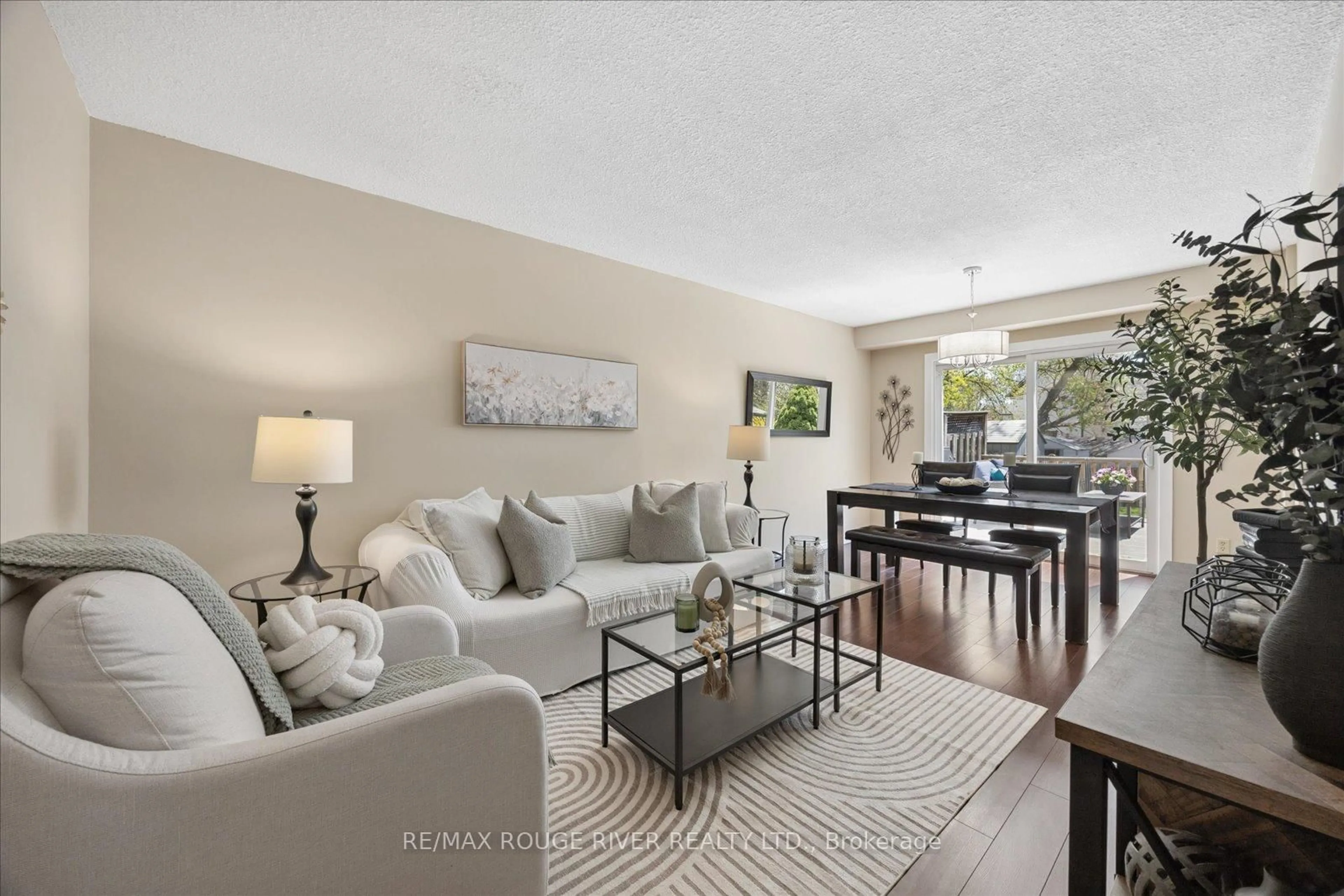 Living room with furniture, unknown for 886 Gentry Cres, Oshawa Ontario L1K 1L8