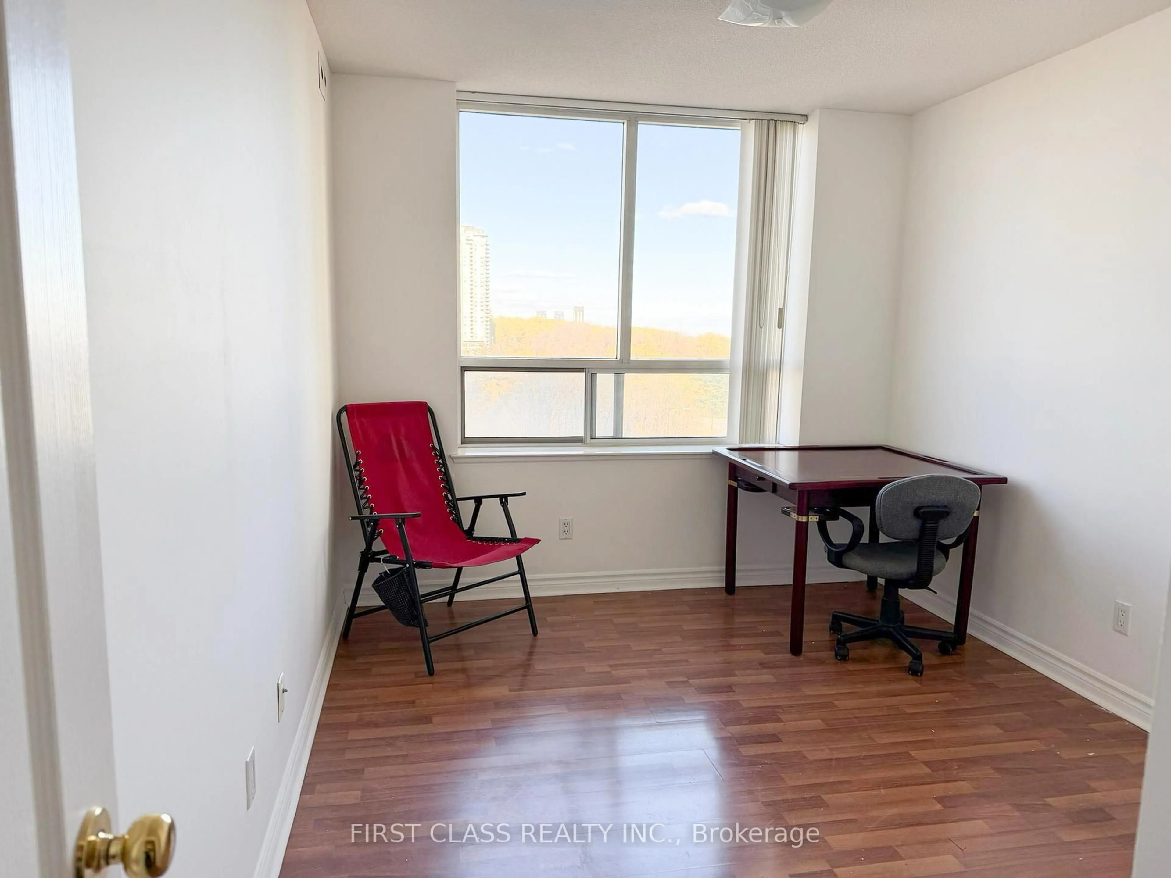 A pic of a room for 115 Omni Dr #807, Toronto Ontario M1P 5B4