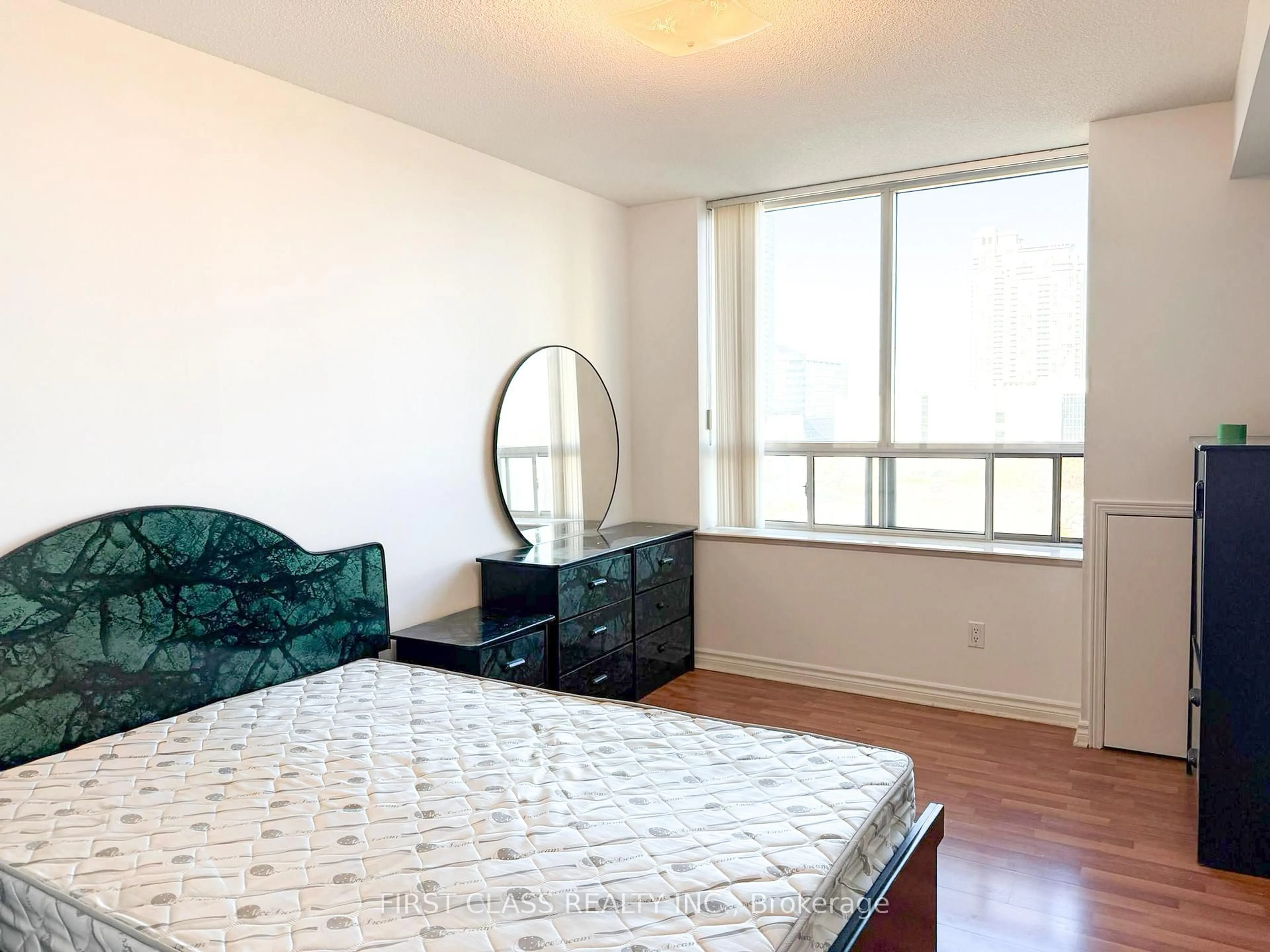 A pic of a room for 115 Omni Dr #807, Toronto Ontario M1P 5B4