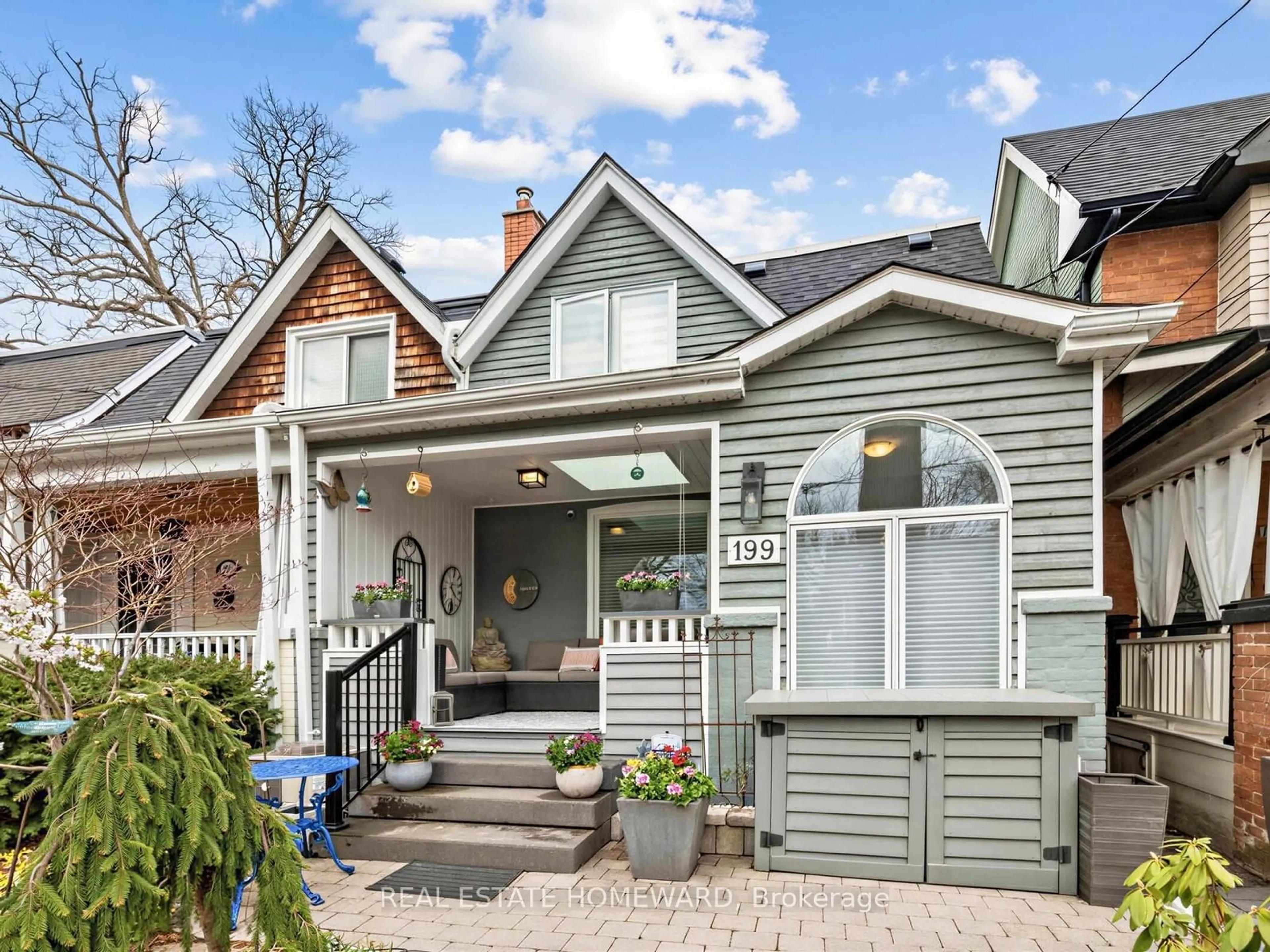 Home with brick exterior material, street for 199 Lee Ave, Toronto Ontario M4E 2P4