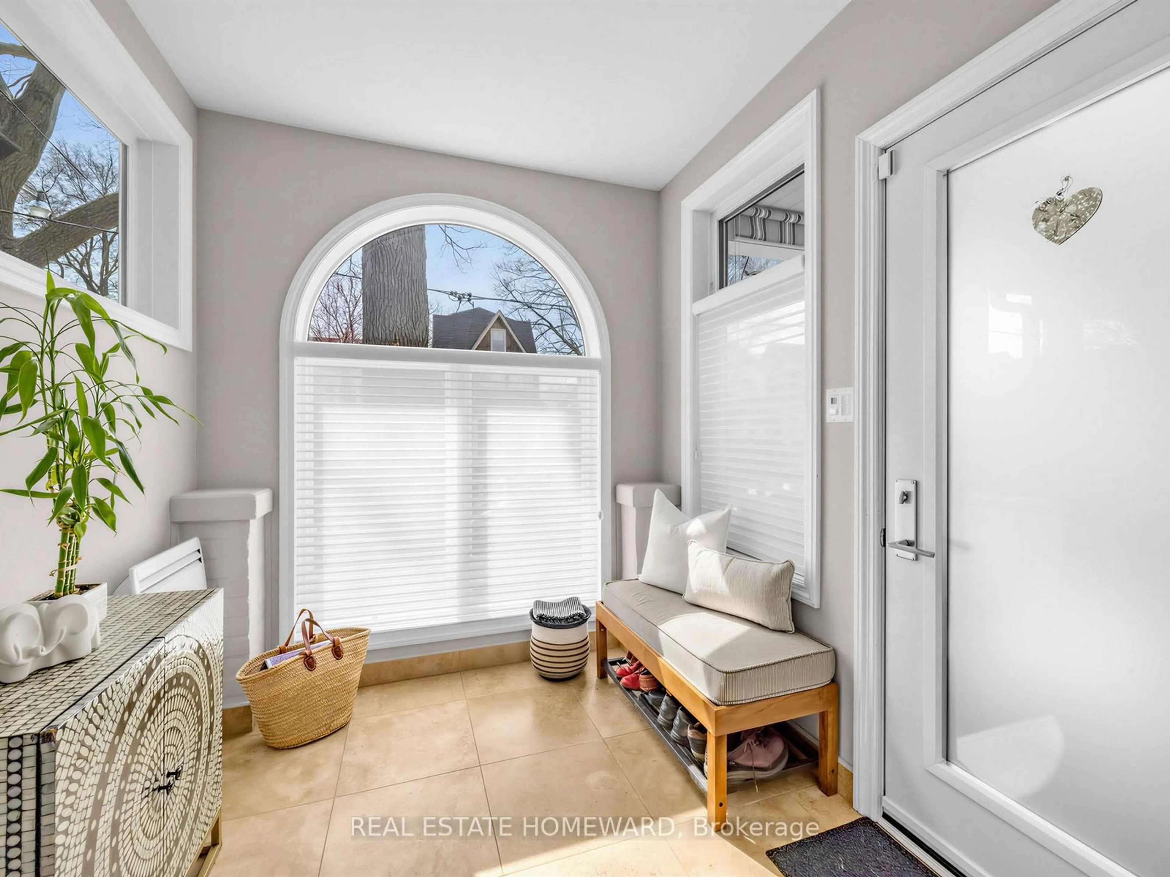 Indoor entryway for 199 Lee Ave, Toronto Ontario M4E 2P4