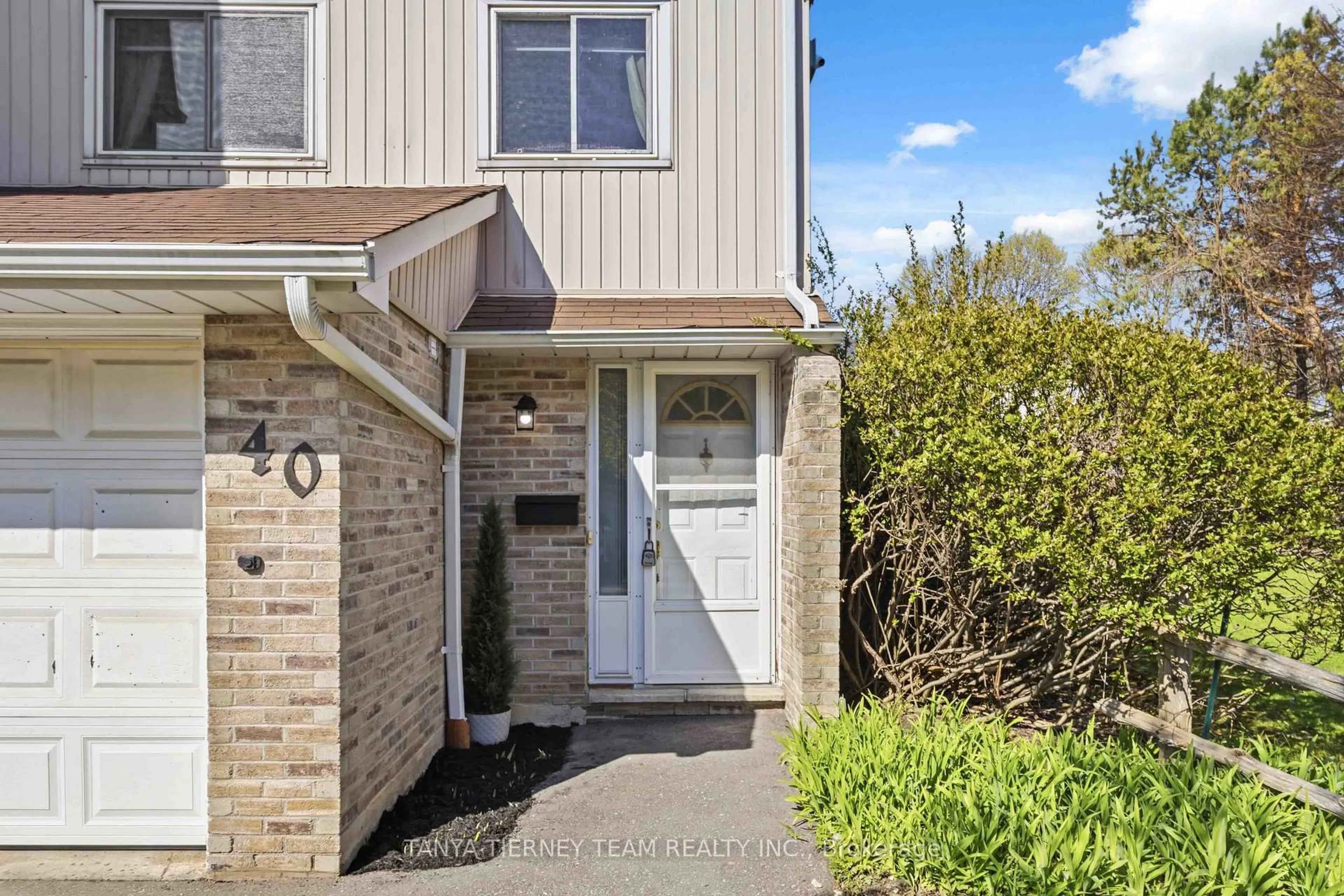 A pic from outside/outdoor area/front of a property/back of a property/a pic from drone, street for 1975 Rosefield Rd #40, Pickering Ontario L1V 3E3