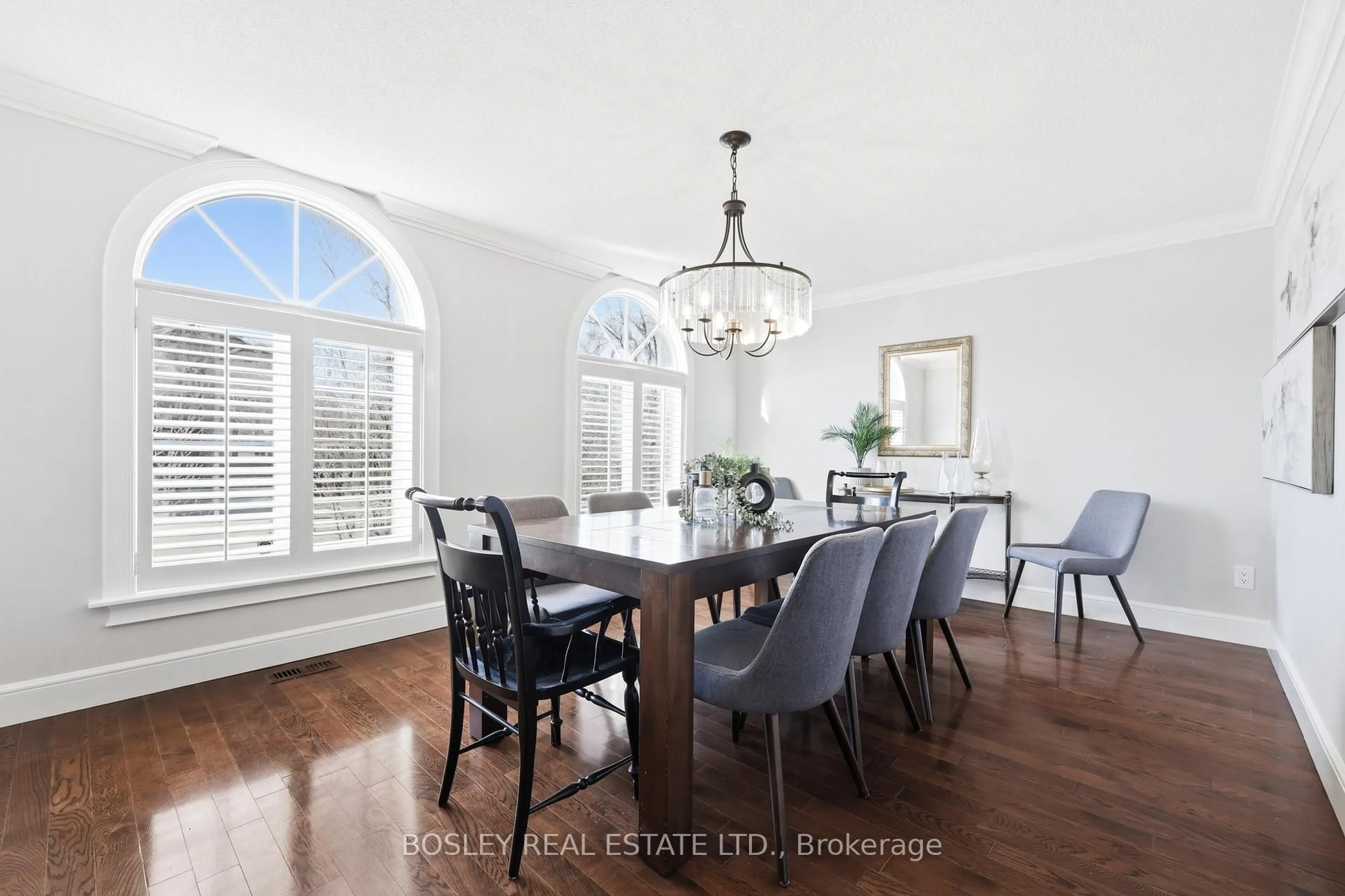 Dining room, wood/laminate floor for 19 Cork Dr, Whitby Ontario L1R 2C7
