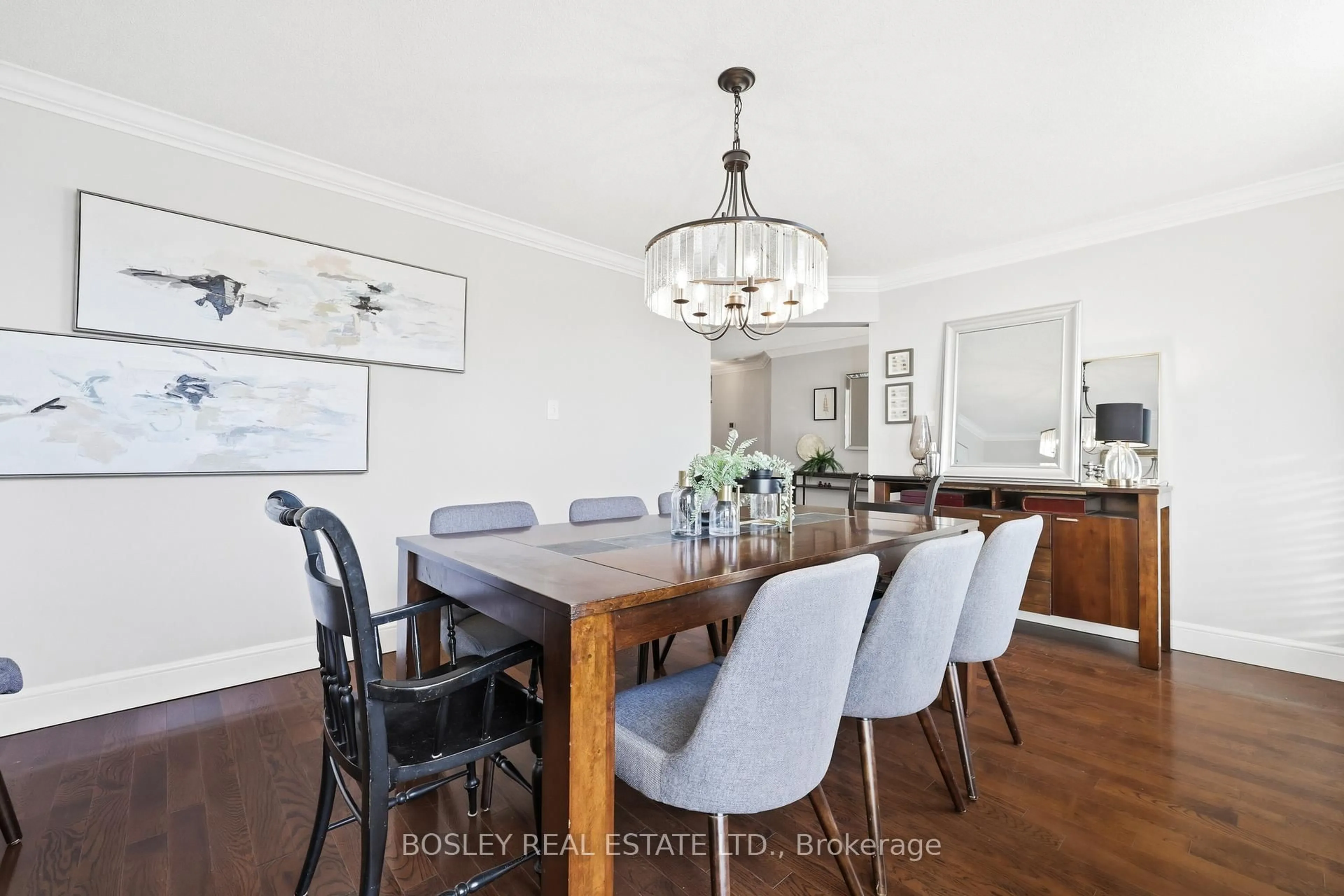 Dining room, wood/laminate floor for 19 Cork Dr, Whitby Ontario L1R 2C7