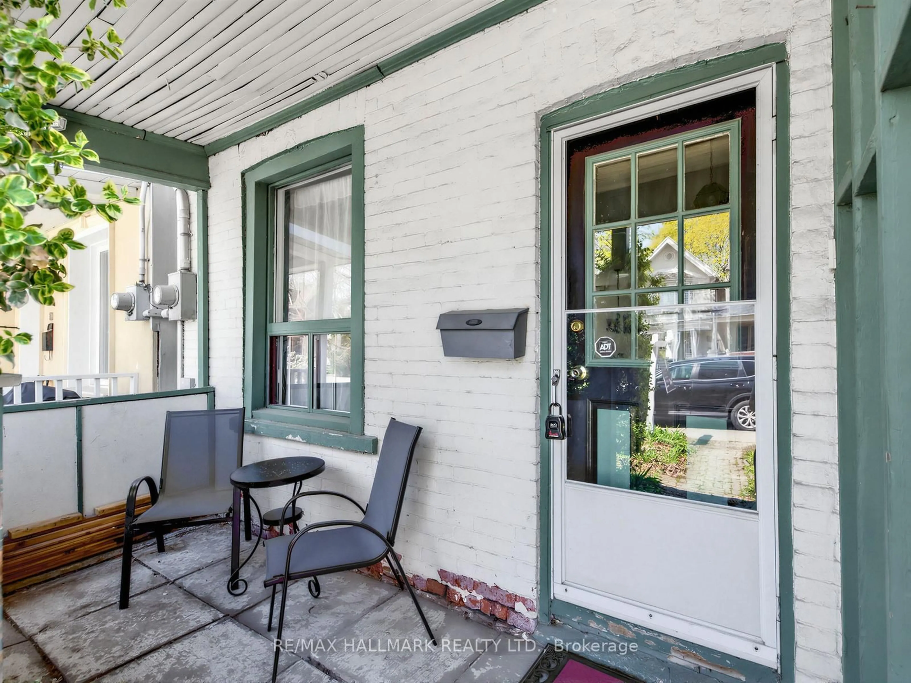 Patio, street for 82 Muriel Ave, Toronto Ontario M4J 2Y4