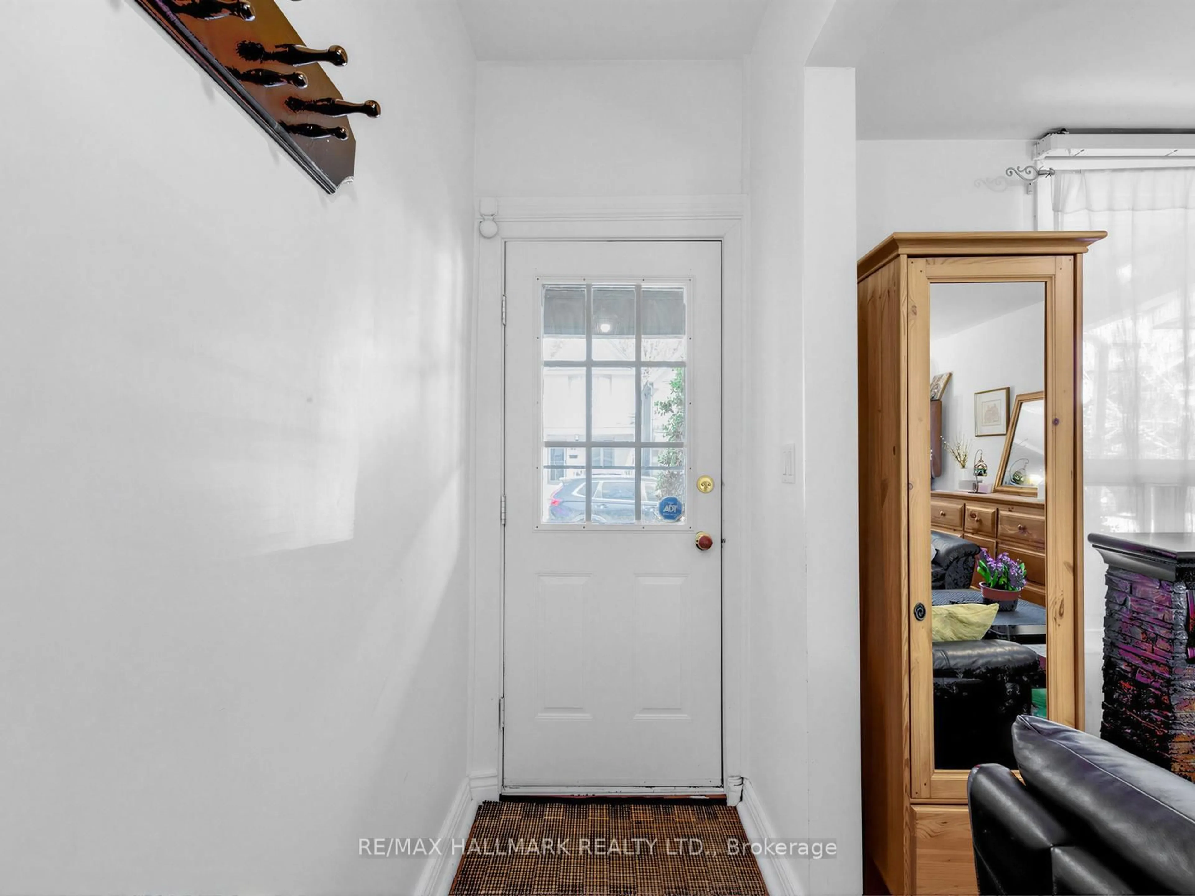 Indoor entryway for 82 Muriel Ave, Toronto Ontario M4J 2Y4