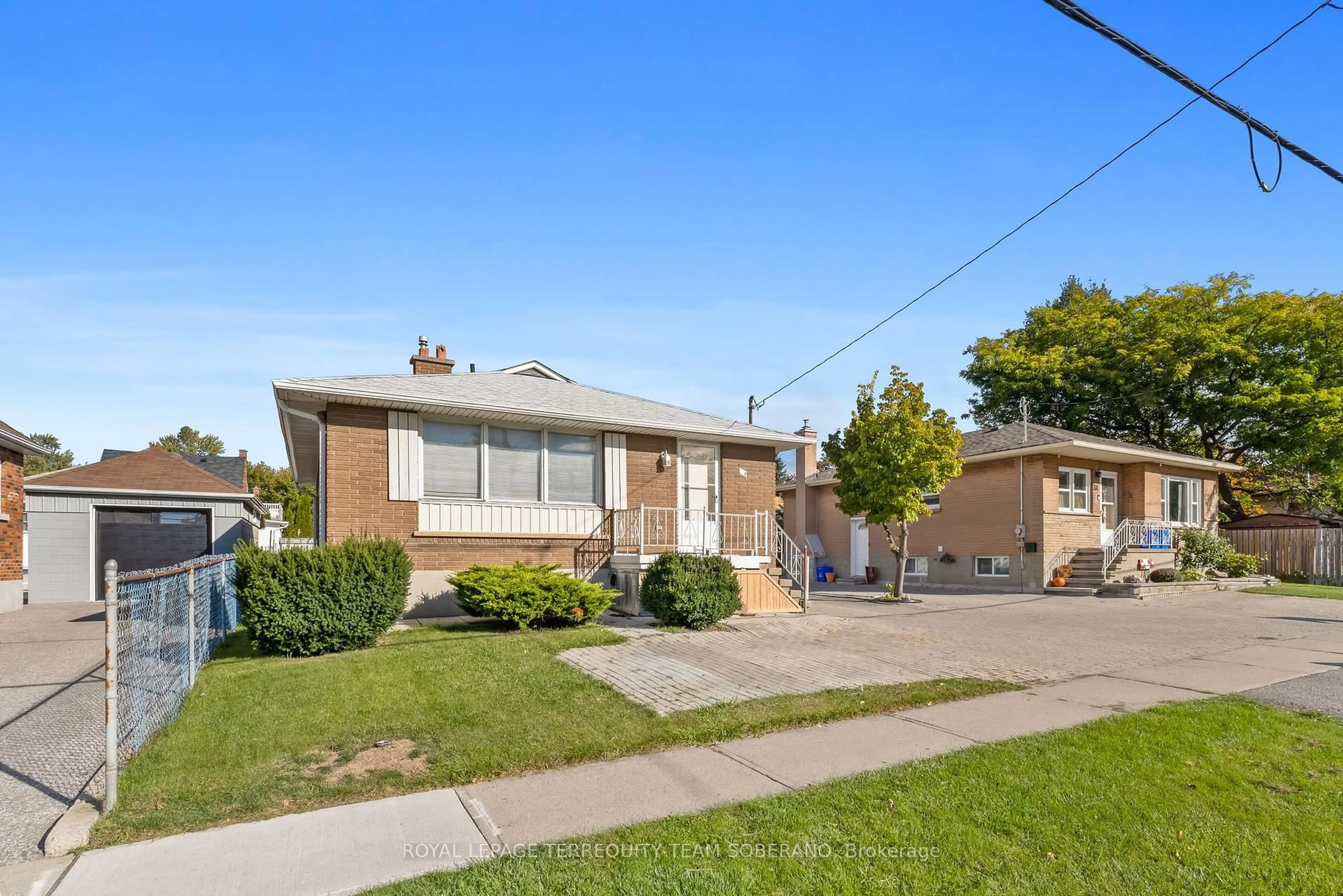 Home with brick exterior material, street for 378 Elmgrove Ave, Oshawa Ontario L1J 2C5