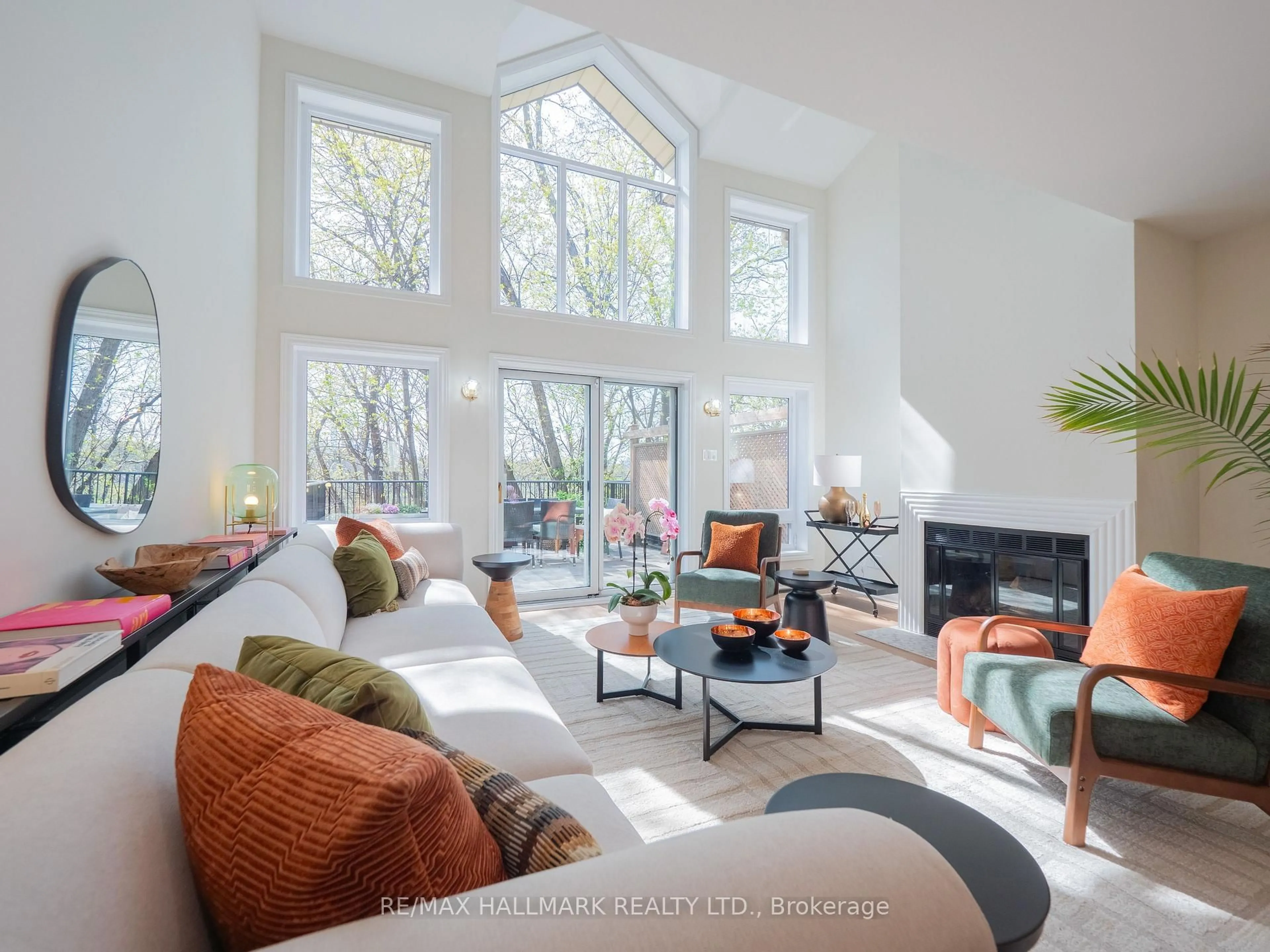 Living room with furniture, unknown for 18 Doncrest Rd #TH #2, Toronto Ontario M4K 1R8