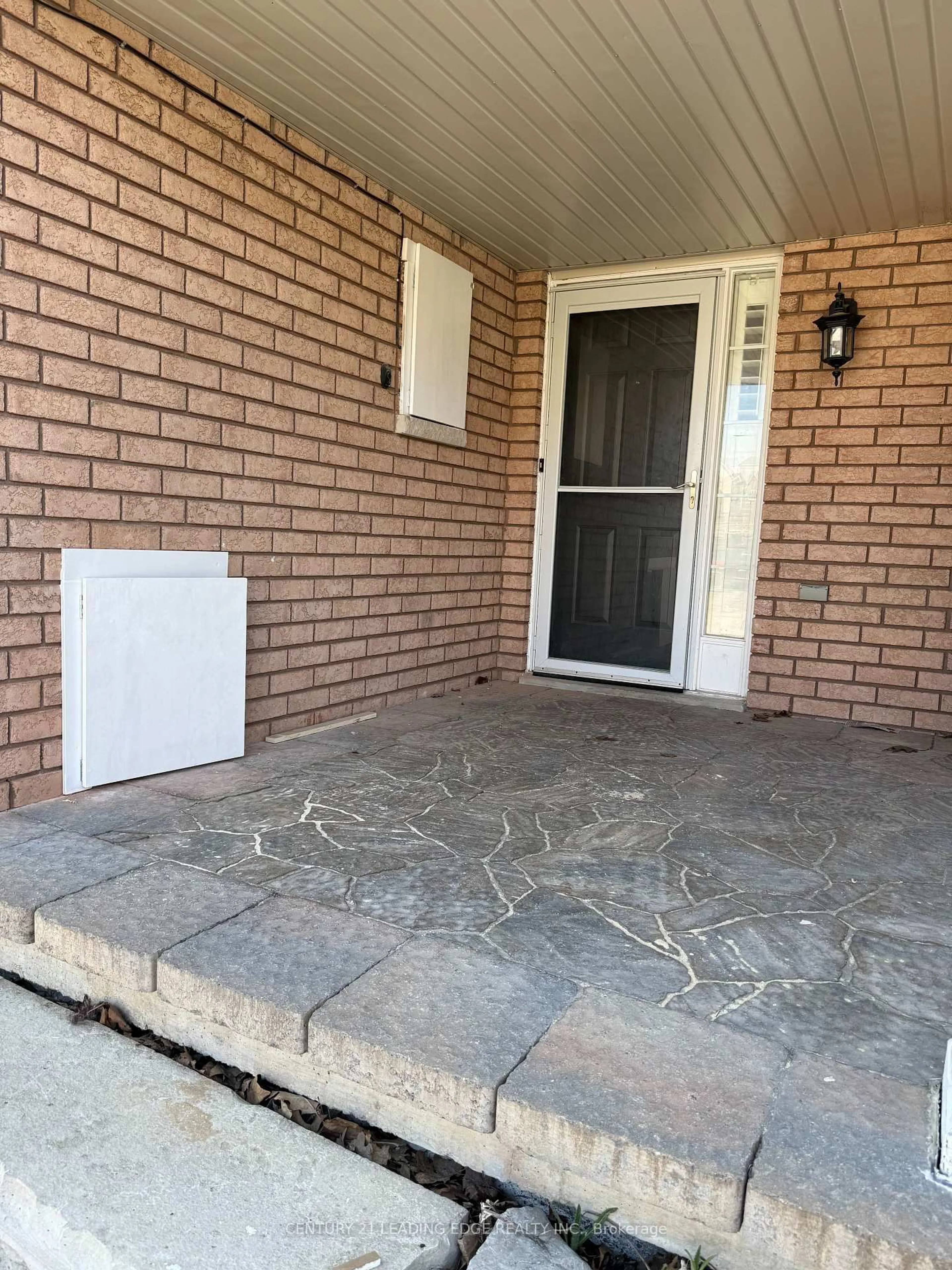 Unknown for 123 Kirkland Pl, Whitby Ontario L1P 1W8