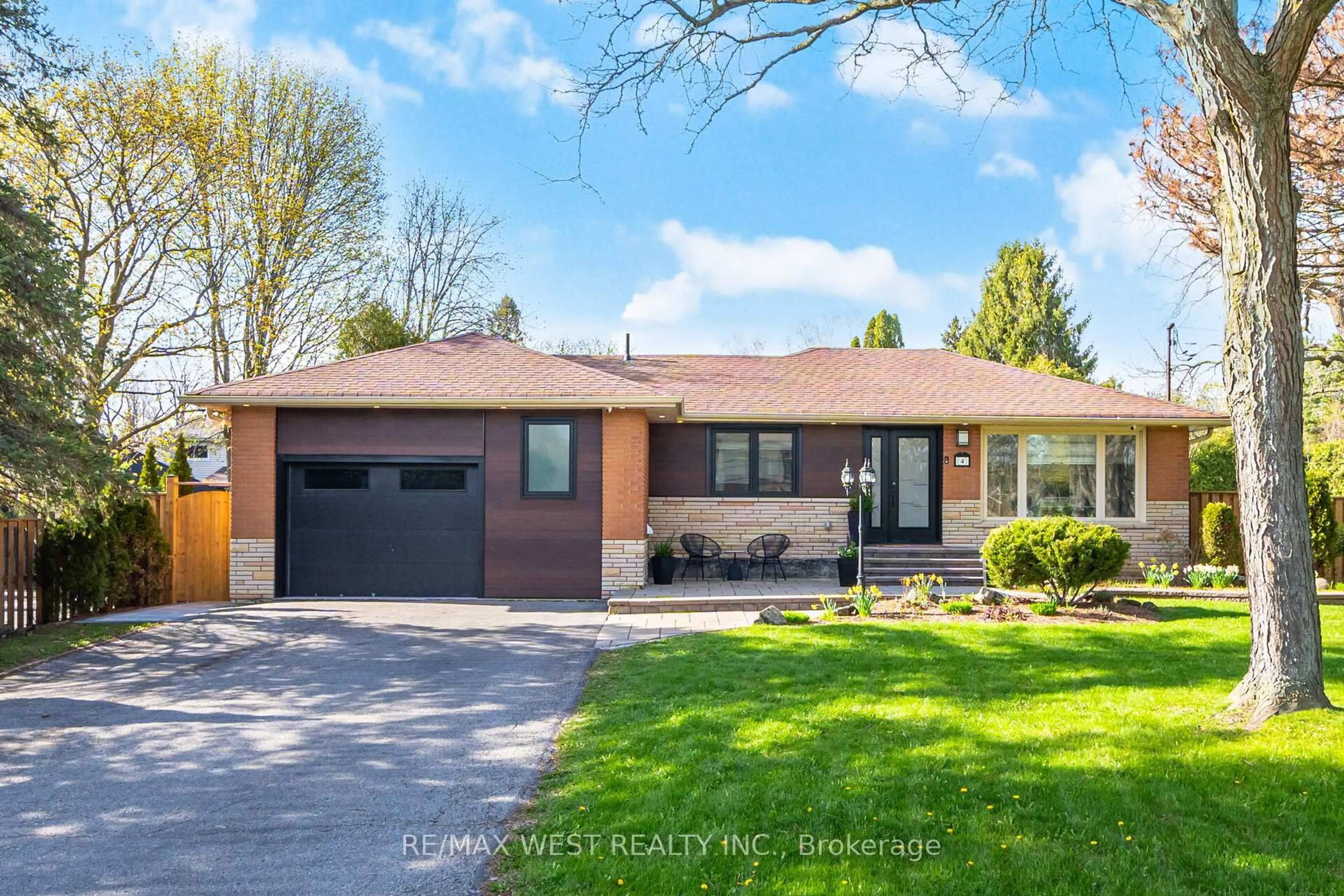 Home with brick exterior material, street for 4 Avon Crt, Whitby Ontario L1N 3H3