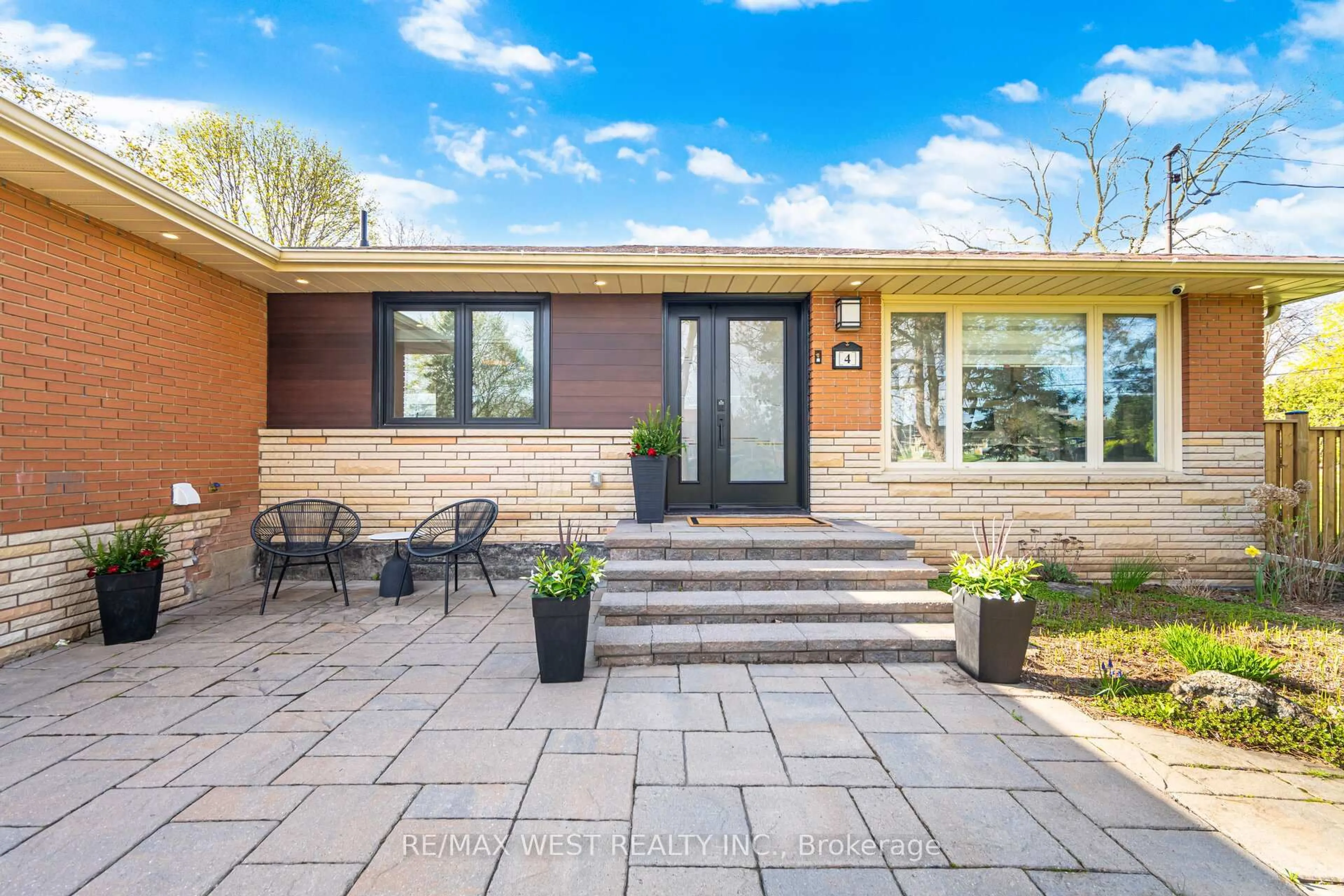 Home with brick exterior material, street for 4 Avon Crt, Whitby Ontario L1N 3H3