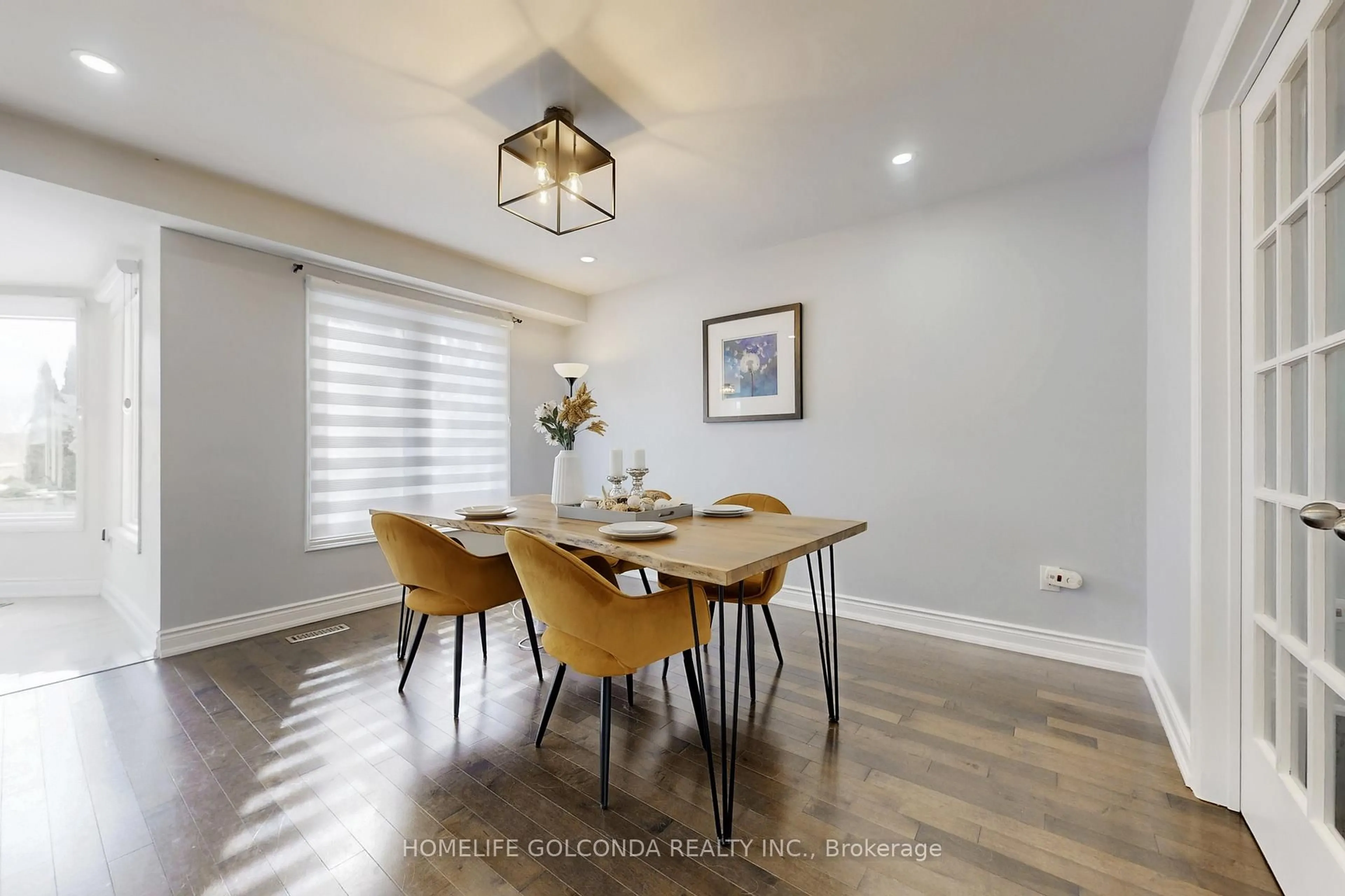 Dining room, wood/laminate floor for 1861 Una Rd, Pickering Ontario L1V 3J5