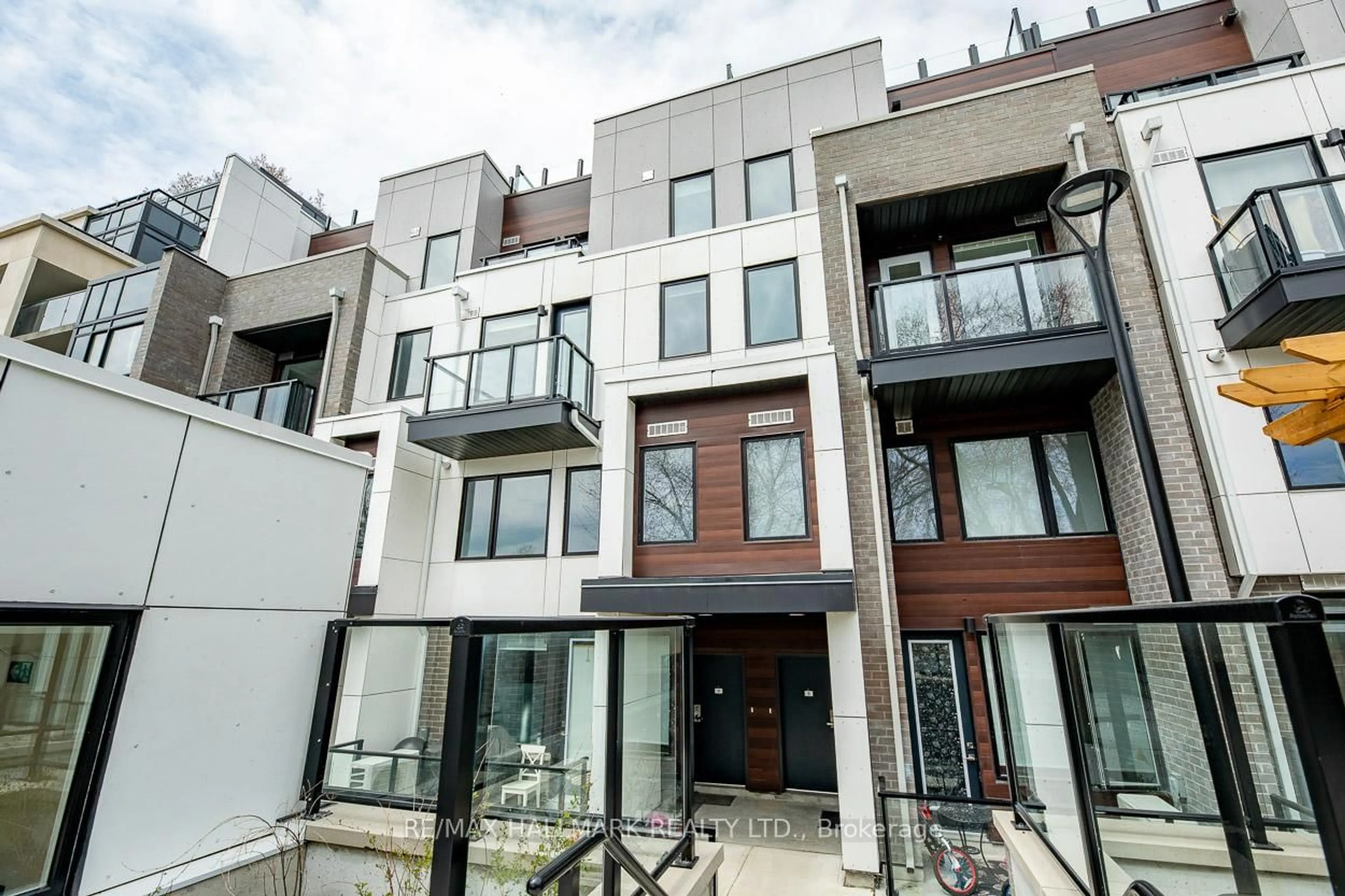 Patio, unknown for 1475 O'Connor Dr #5, Toronto Ontario M4B 2V5
