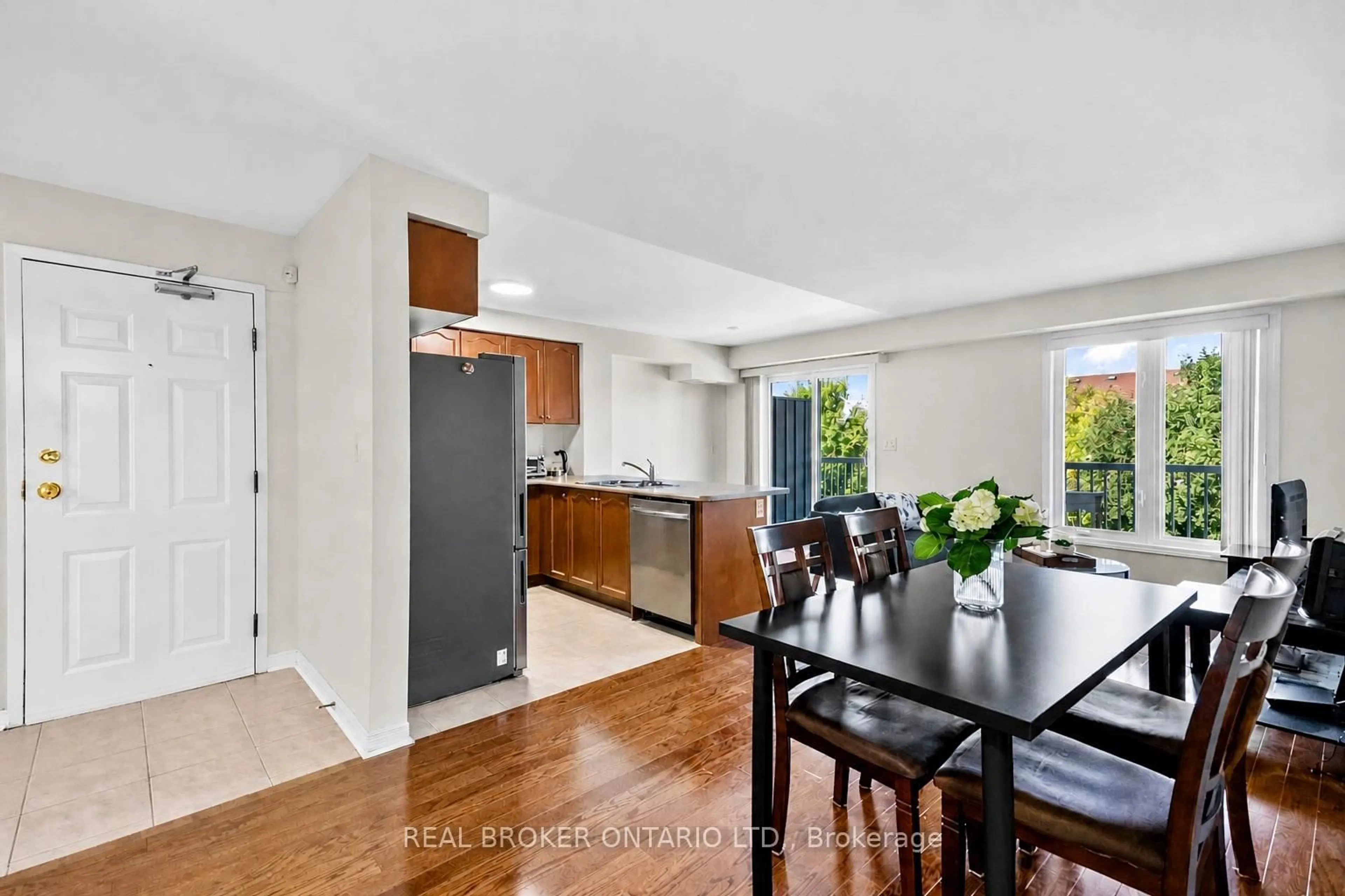 Open concept kitchen, unknown for 649E Warden Ave #27, Toronto Ontario M1L 0E7