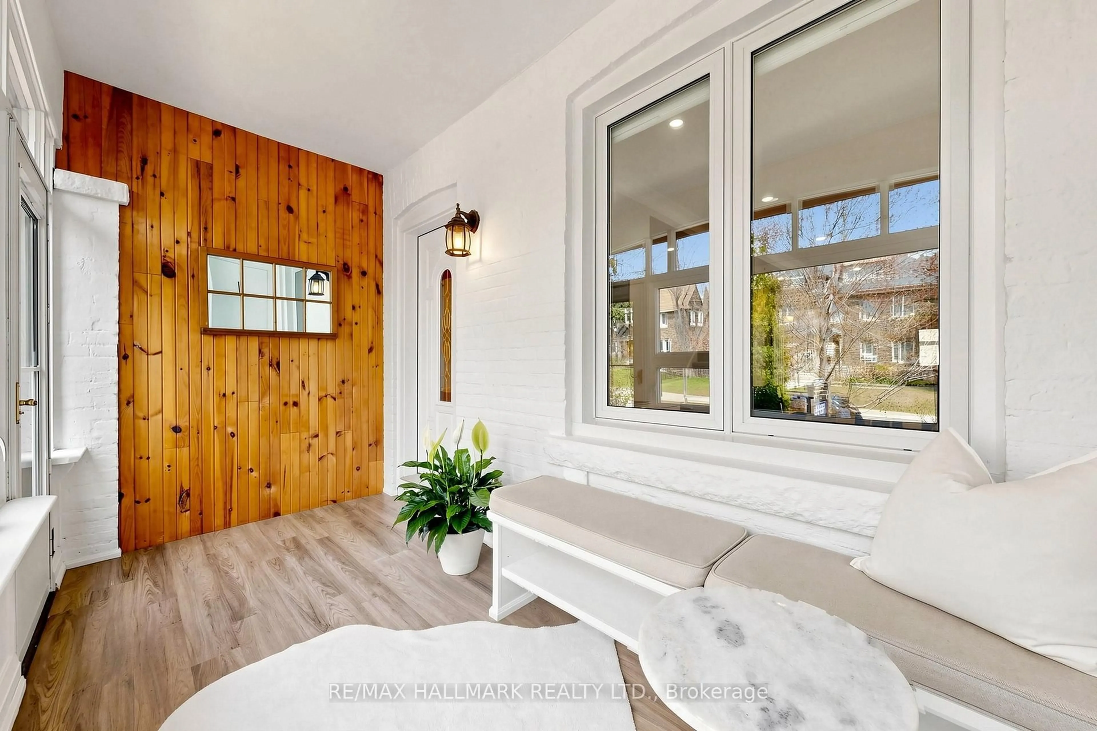 Indoor entryway for 301 Wolverleigh Blvd, Toronto Ontario M4C 1S5