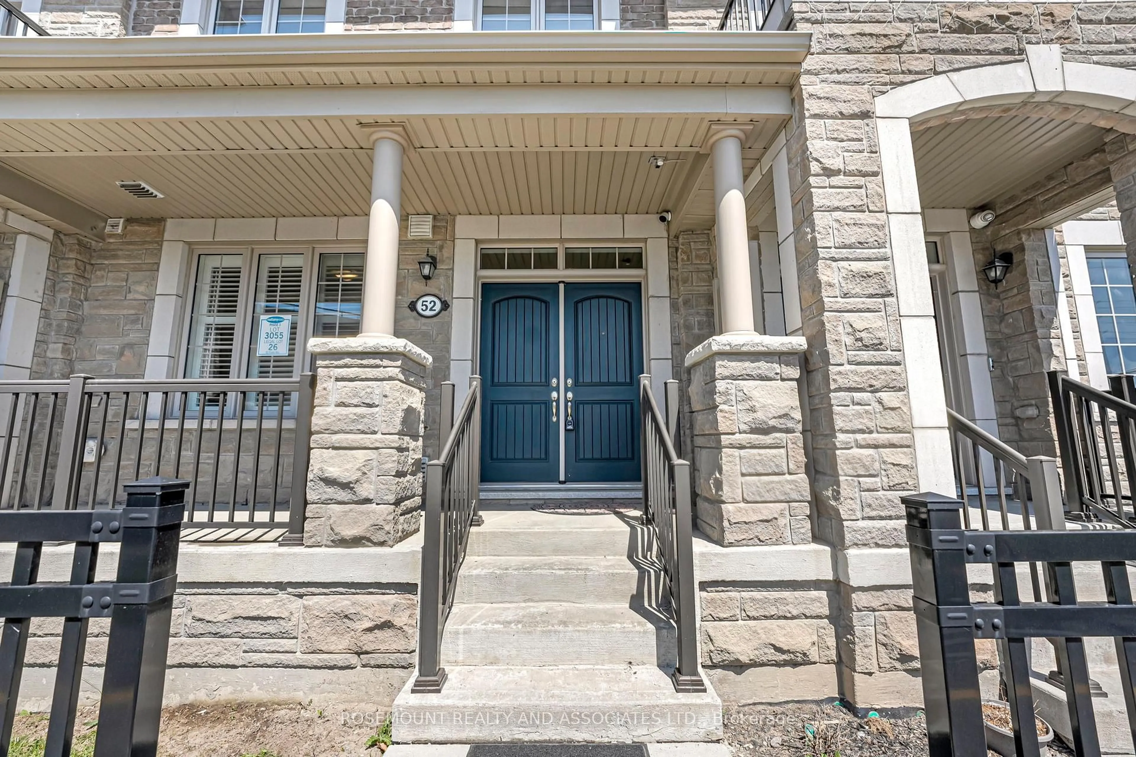 Indoor entryway for 52 Fiesta Way, Whitby Ontario L1P 0H9